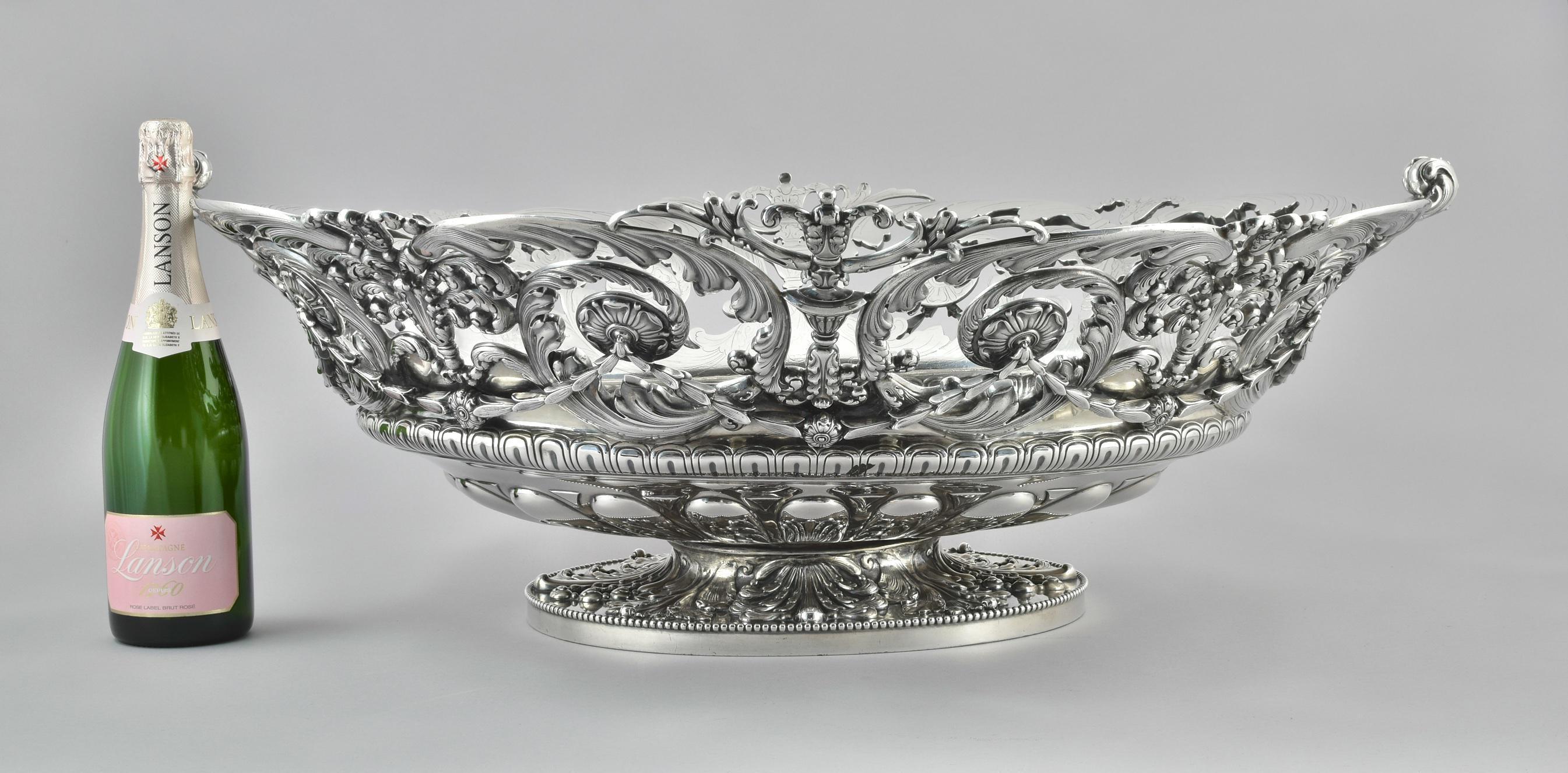 A rare piece of massive proportions

By Tiffany & Co, circa 1907, Made under the Directorship of John C Moore II
