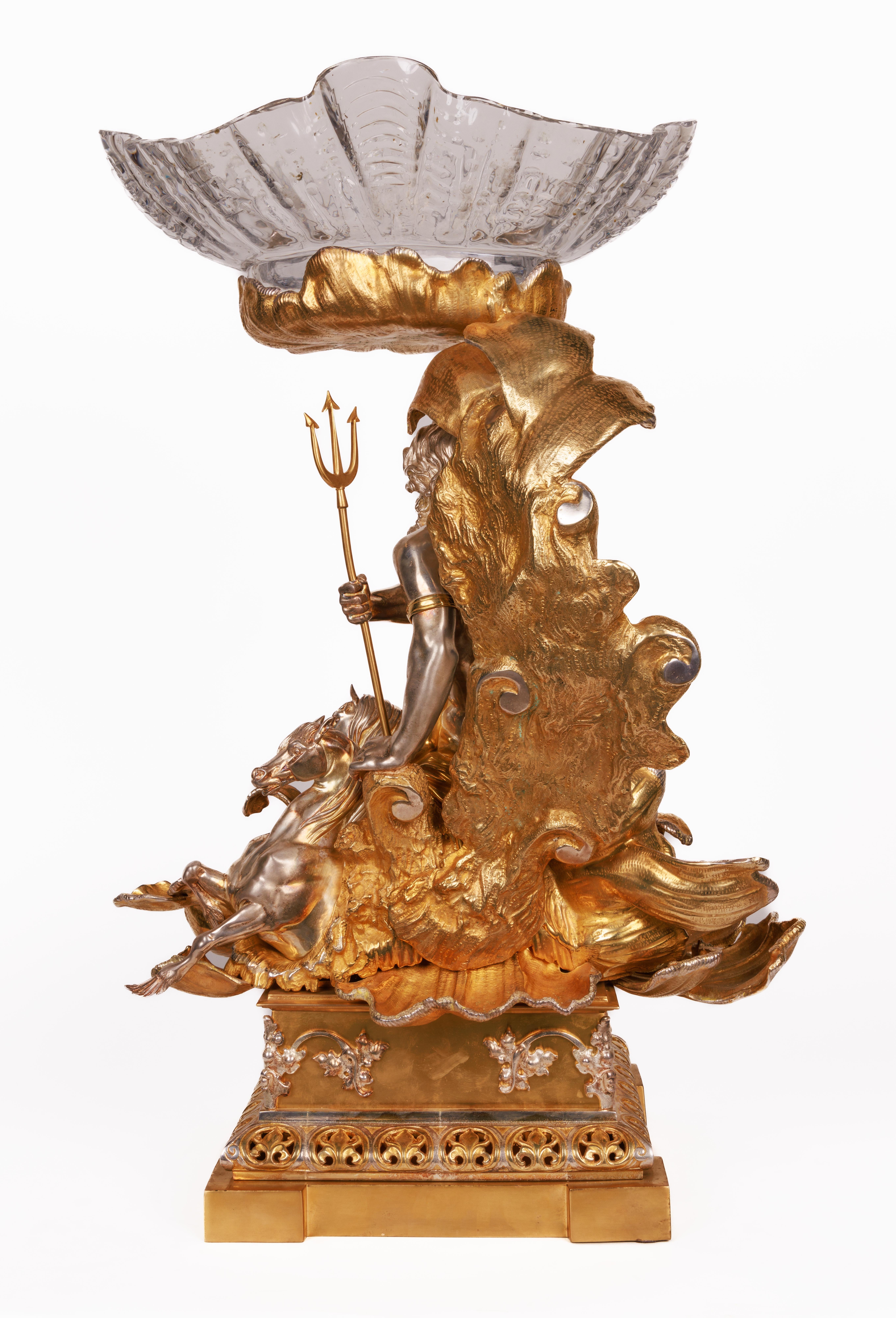 Monumentaler Tafelaufsatz aus versilbertem und vergoldetem Bronzeglas von „Poseidon“ im Angebot 4