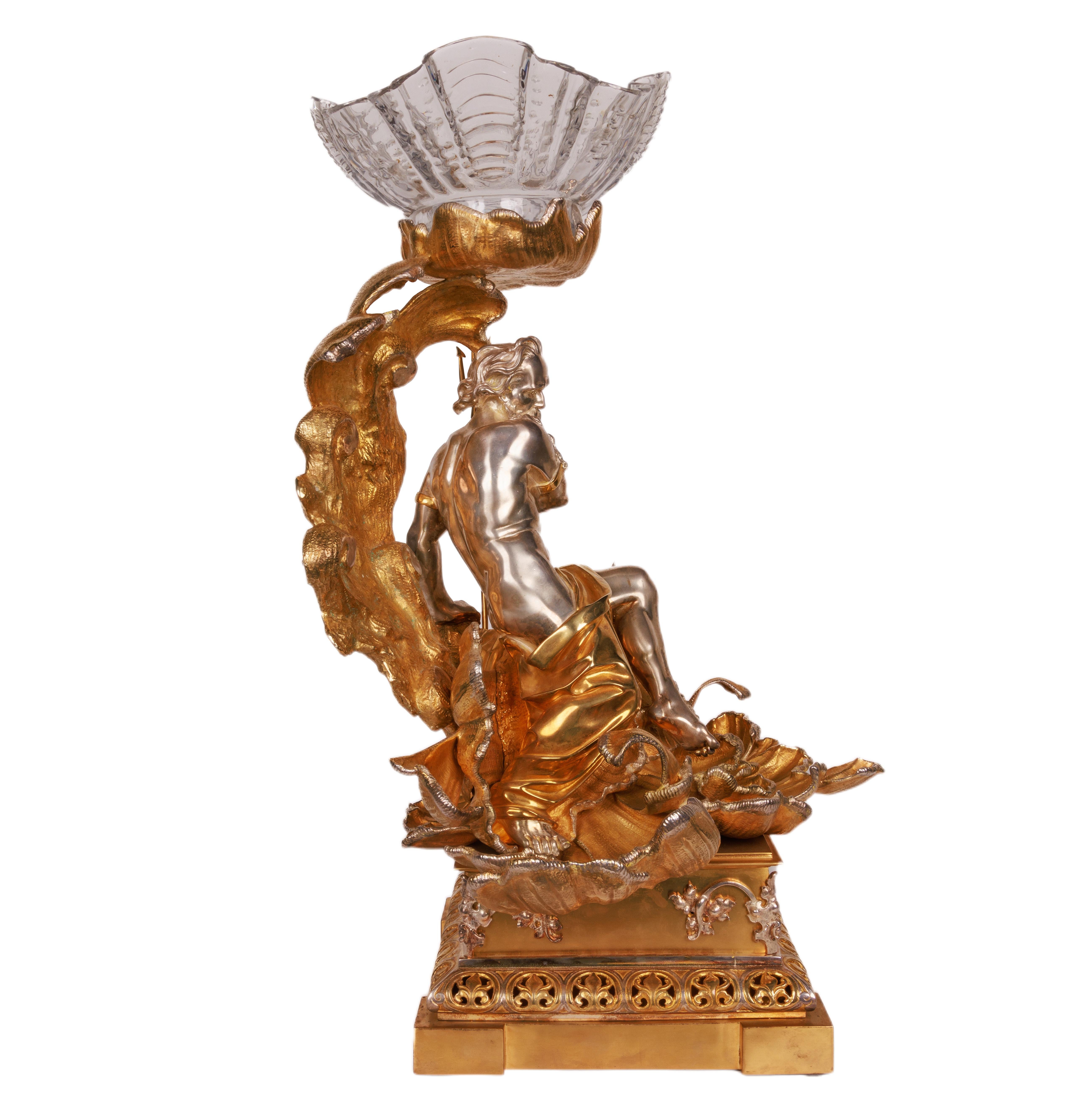 Monumentaler Tafelaufsatz aus versilbertem und vergoldetem Bronzeglas von „Poseidon“ im Angebot 2