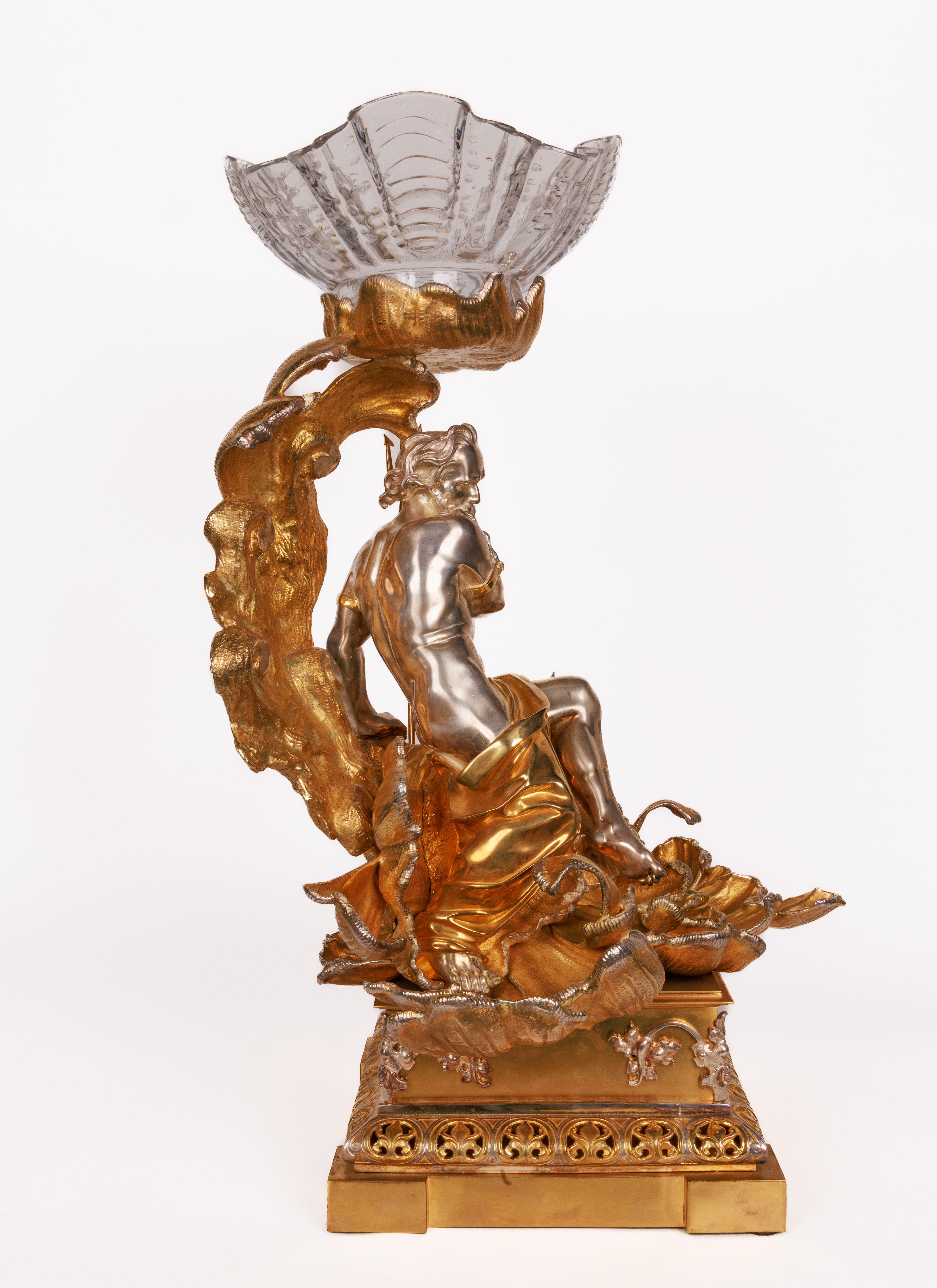 Monumentaler Tafelaufsatz aus versilbertem und vergoldetem Bronzeglas von „Poseidon“ im Angebot 3