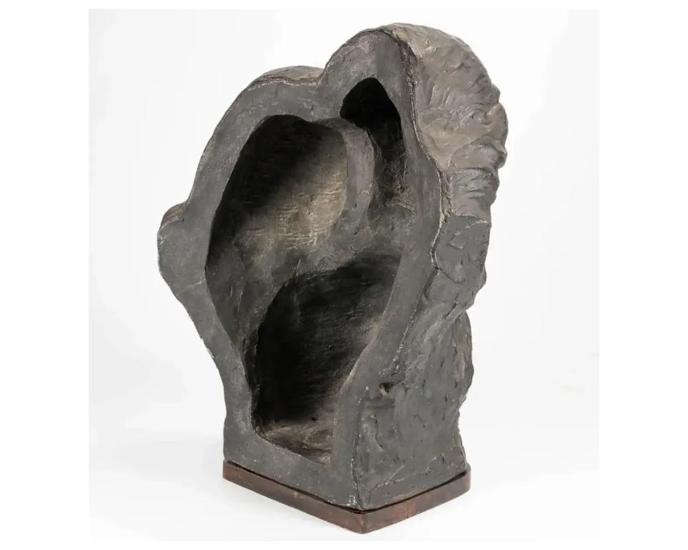 Escultura monumental de gres de la La Sagrada Familia está formada por el Niño Je en venta 1