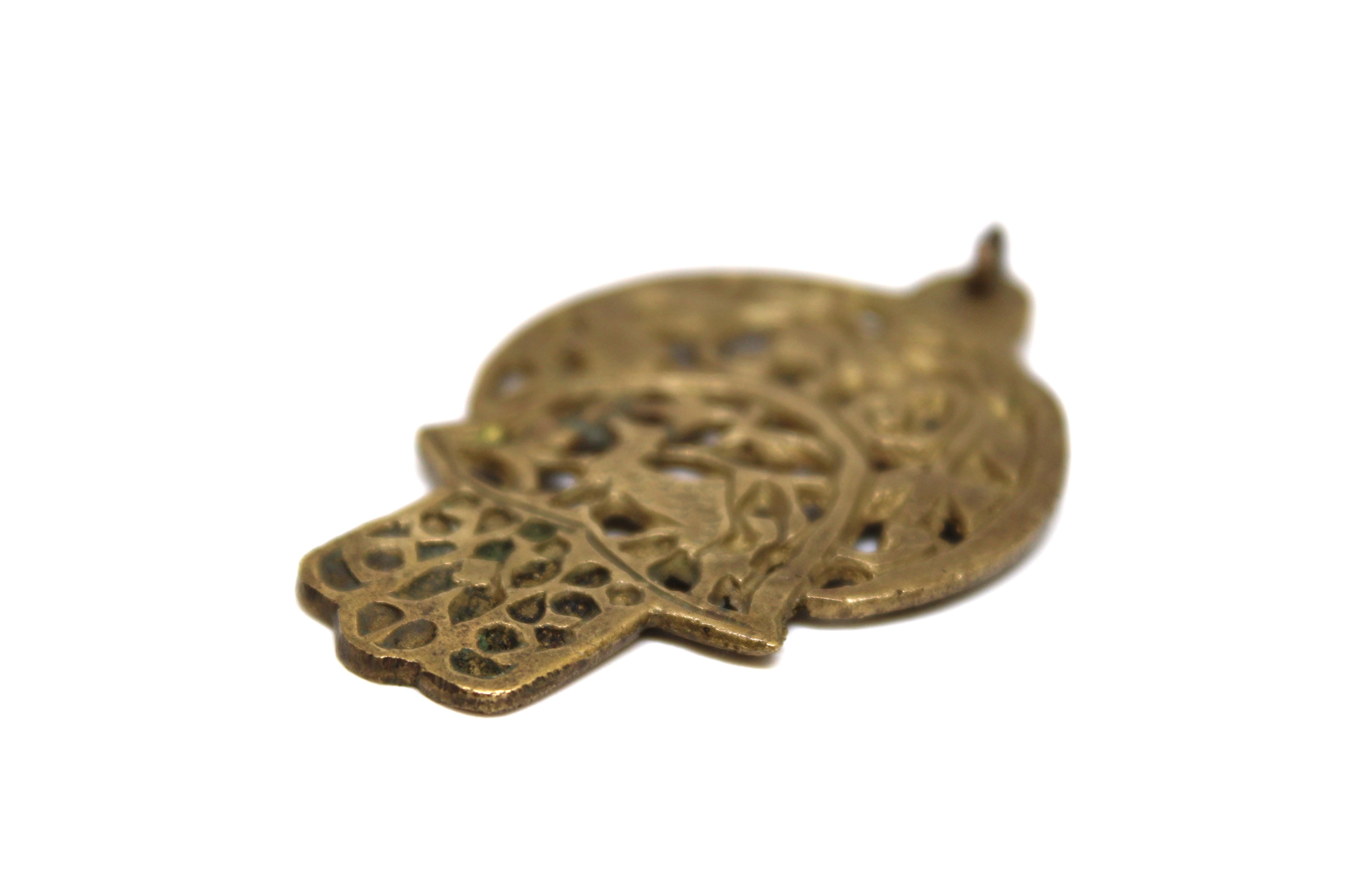 Marocain Amulette marocaine Hamsa en laiton en vente