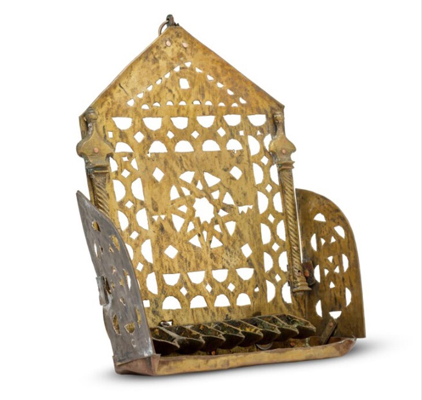 Marocchino Lampada Hanukkah marocchina in ottone, circa 1900 in vendita