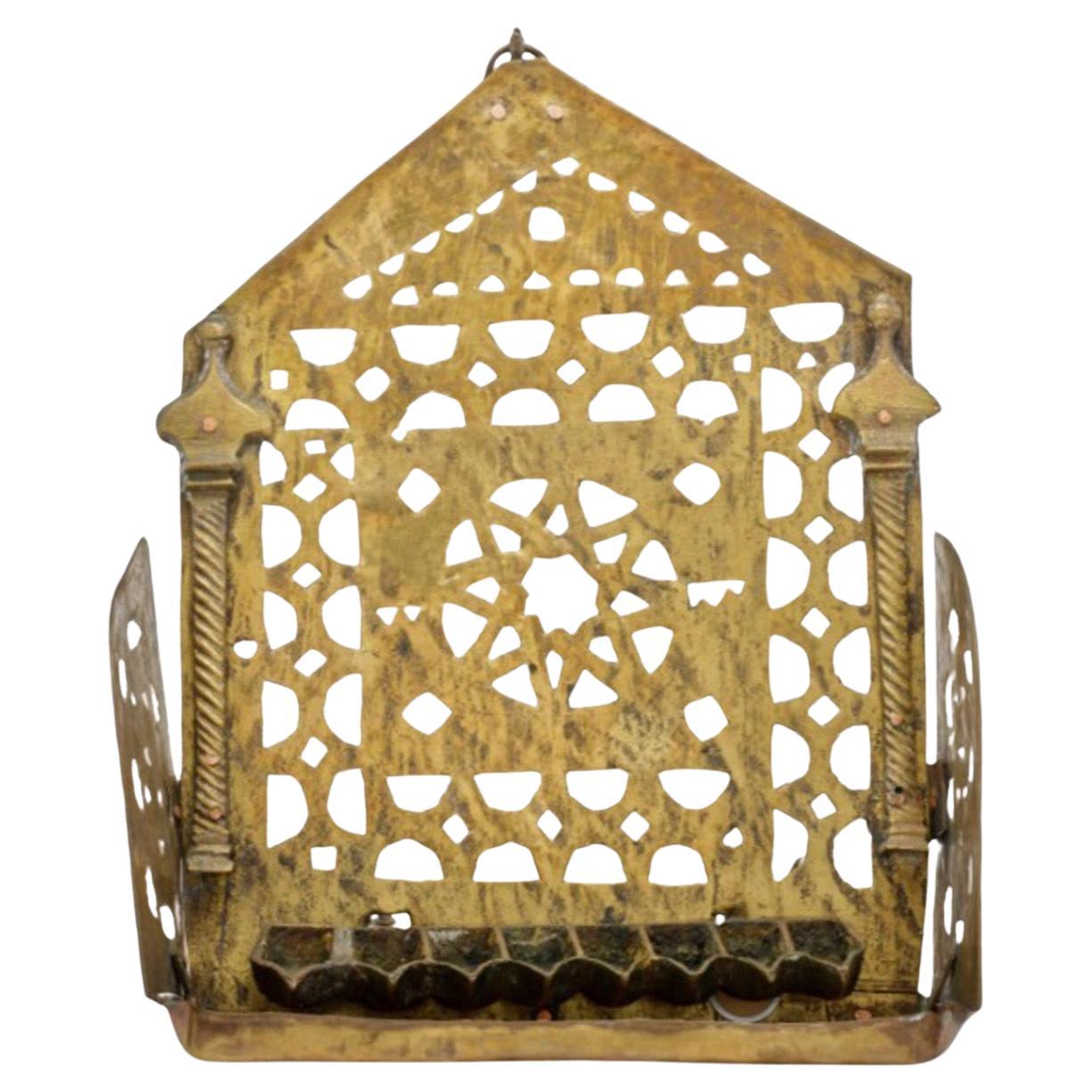 Lámpara marroquí de latón para Hanukkah Circa 1900