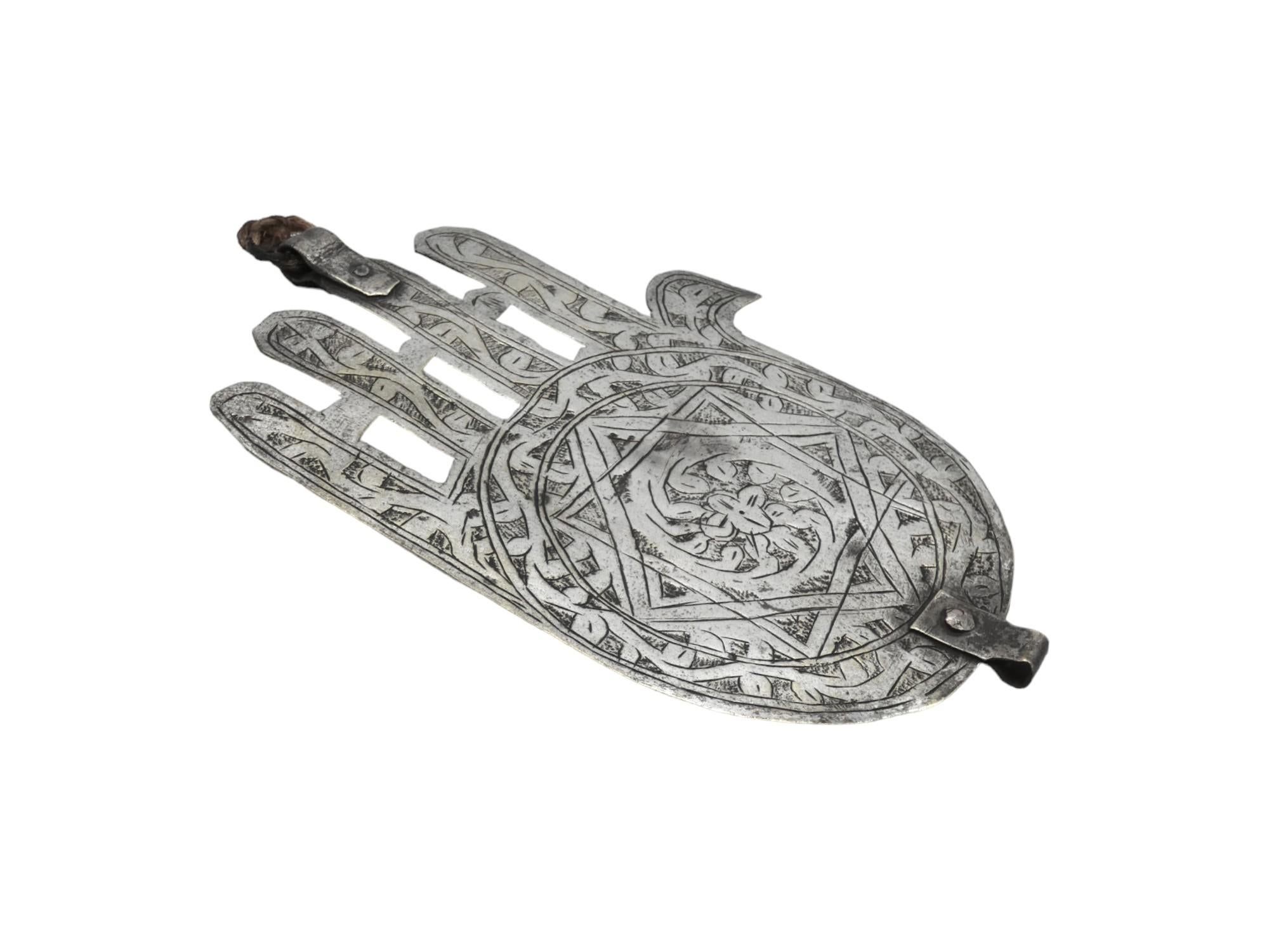 Hamsa aus Morrocan-Silber, um 1900 im Angebot 2