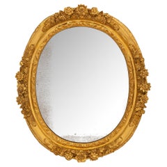 Très beau miroir en bois doré d'époque Louis XIV du début du XVIIIe siècle.