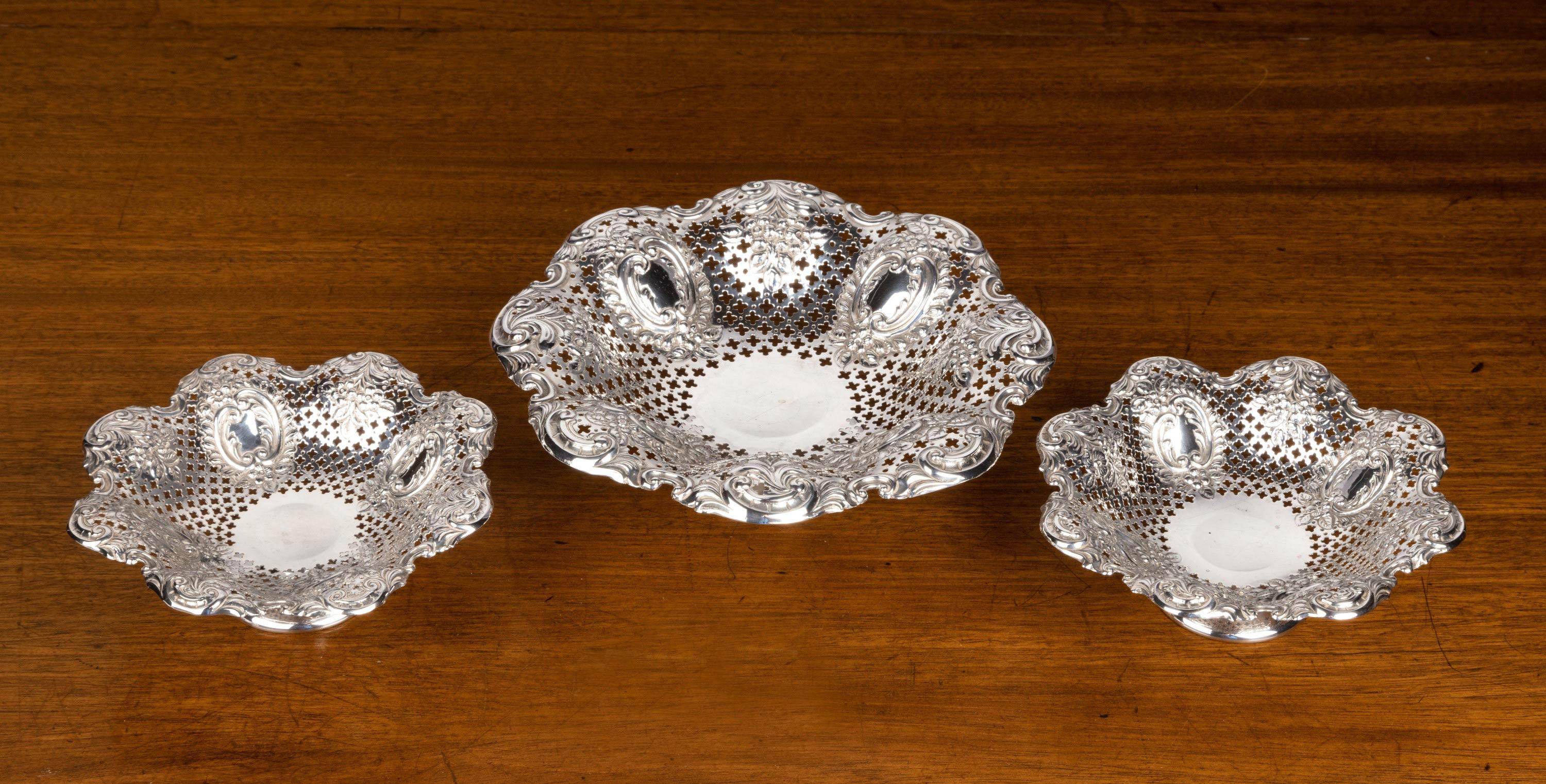 Most Attractive Suite of Three Late 19th Century Silver Pierced and Fluted Dis 5