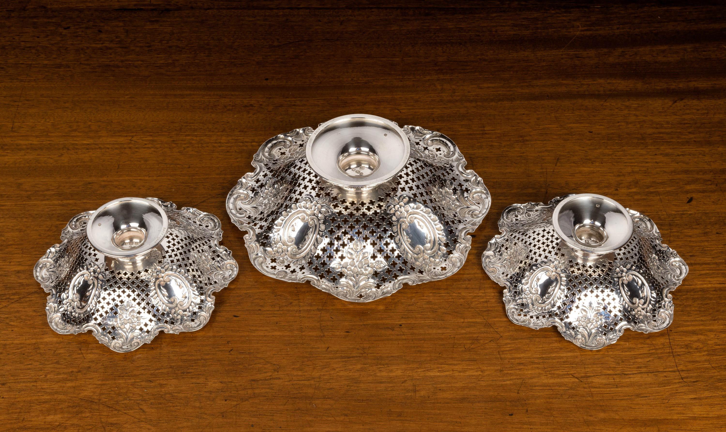 Most Attractive Suite of Three Late 19th Century Silver Pierced and Fluted Dis 1