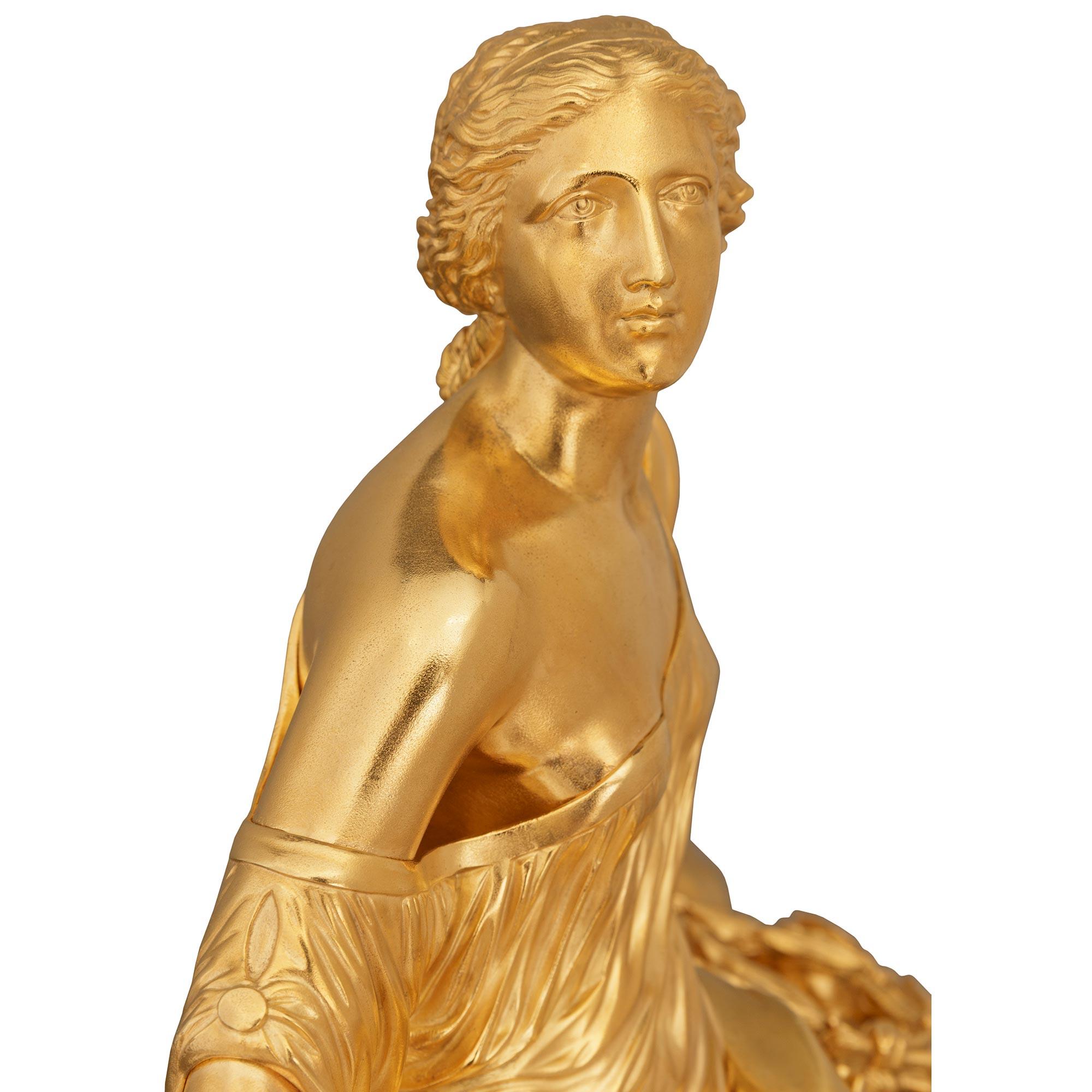 Onyx Pendule de cheminée en onyx et bronze doré, très décorative, de style Louis XVI, du XIXe siècle. en vente