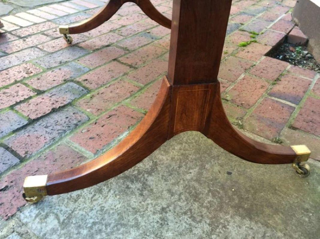 18th Century and Earlier A most elegant George III rosewood sofa table For Sale