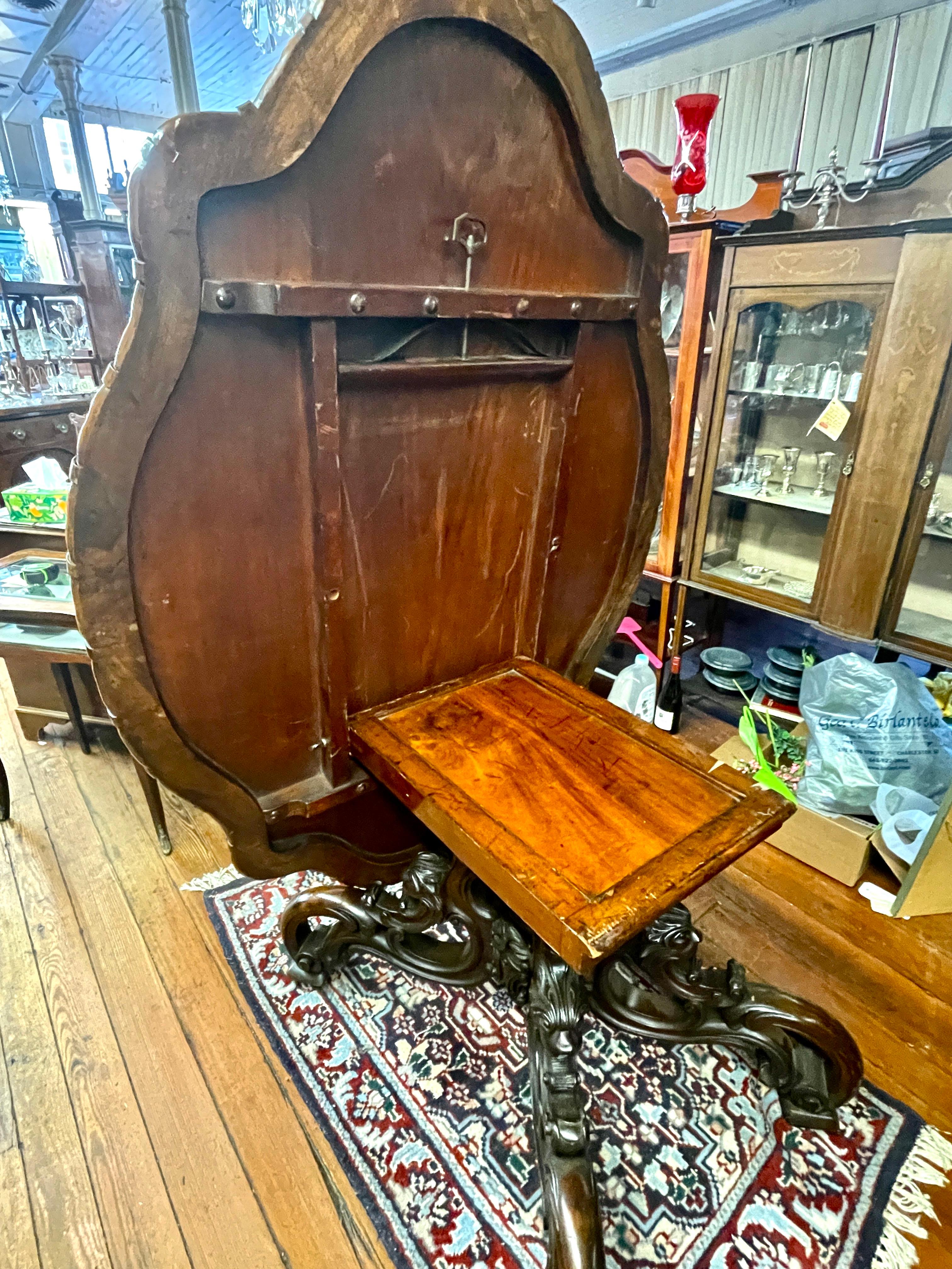 A Most Fabulous Antique English Burr Walnut Shaped Tilt-Top Loo or Centre Table For Sale 4