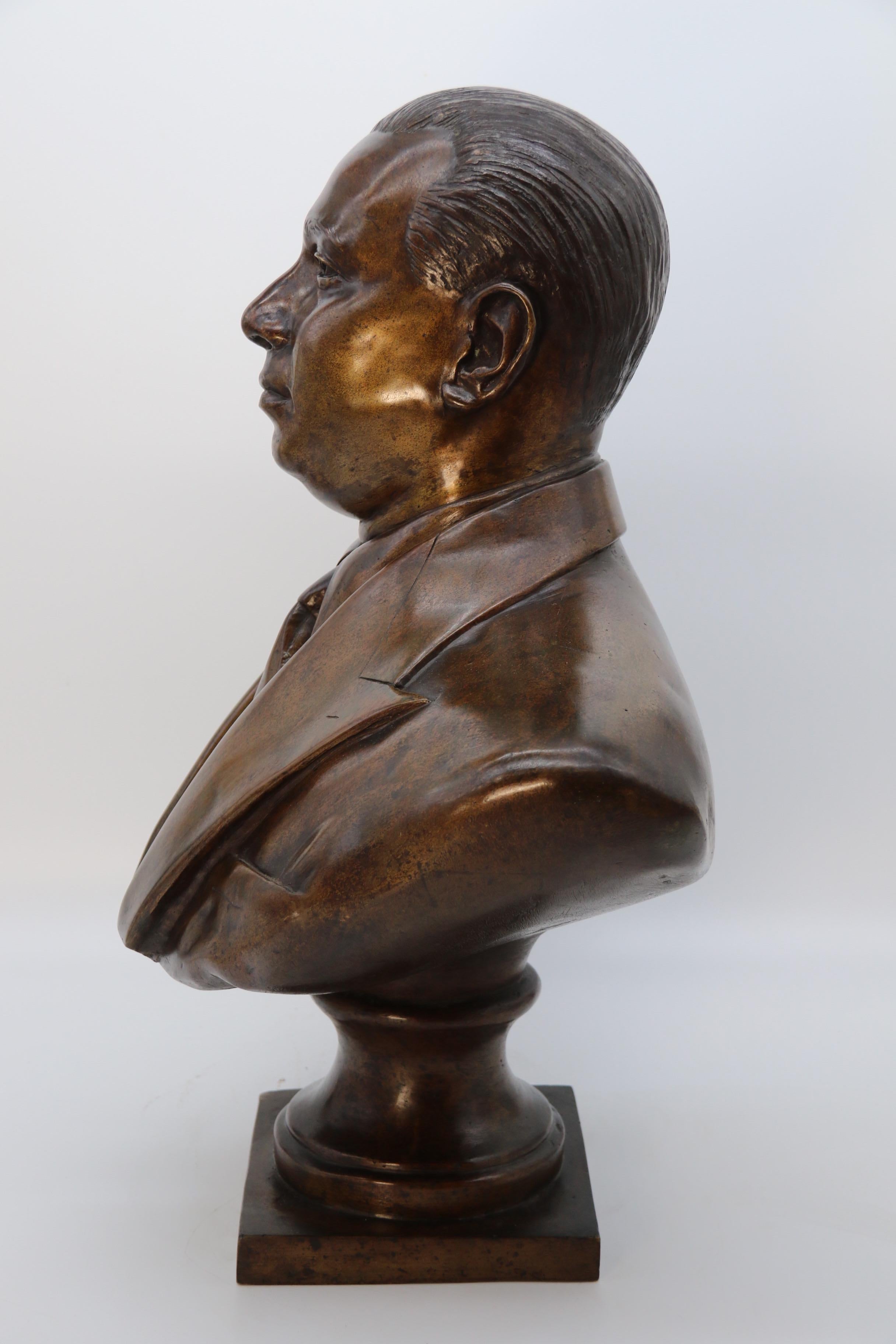 A most impressive bronze bust of a 1920s South American gentleman. For Sale 4