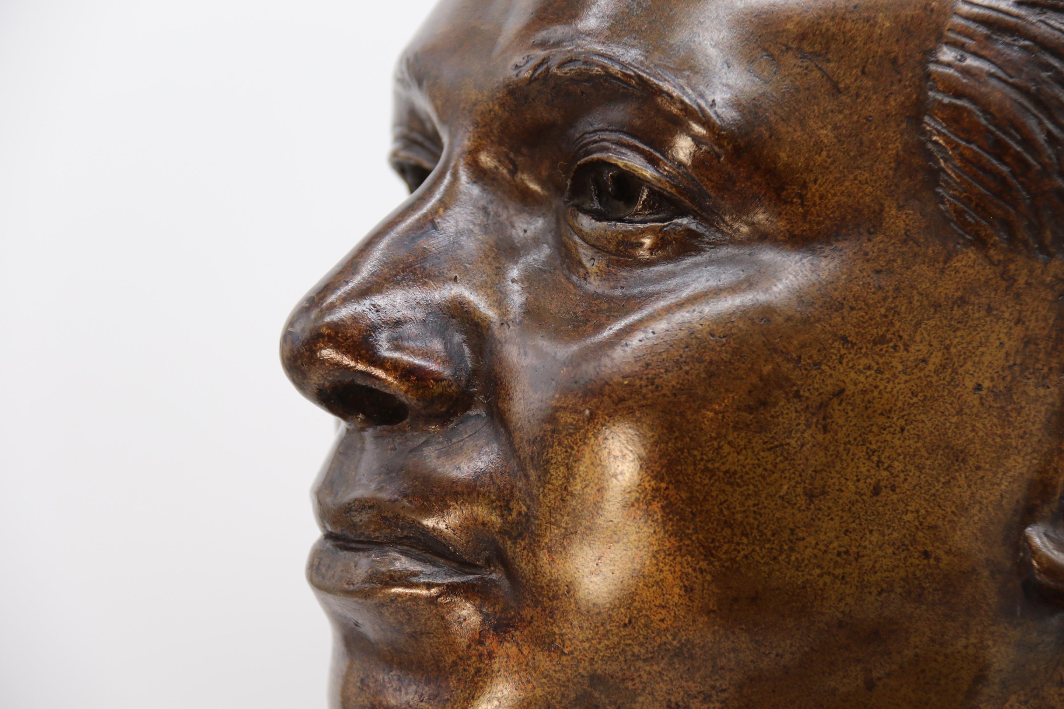 A most impressive bronze bust of a 1920s South American gentleman. For Sale 7