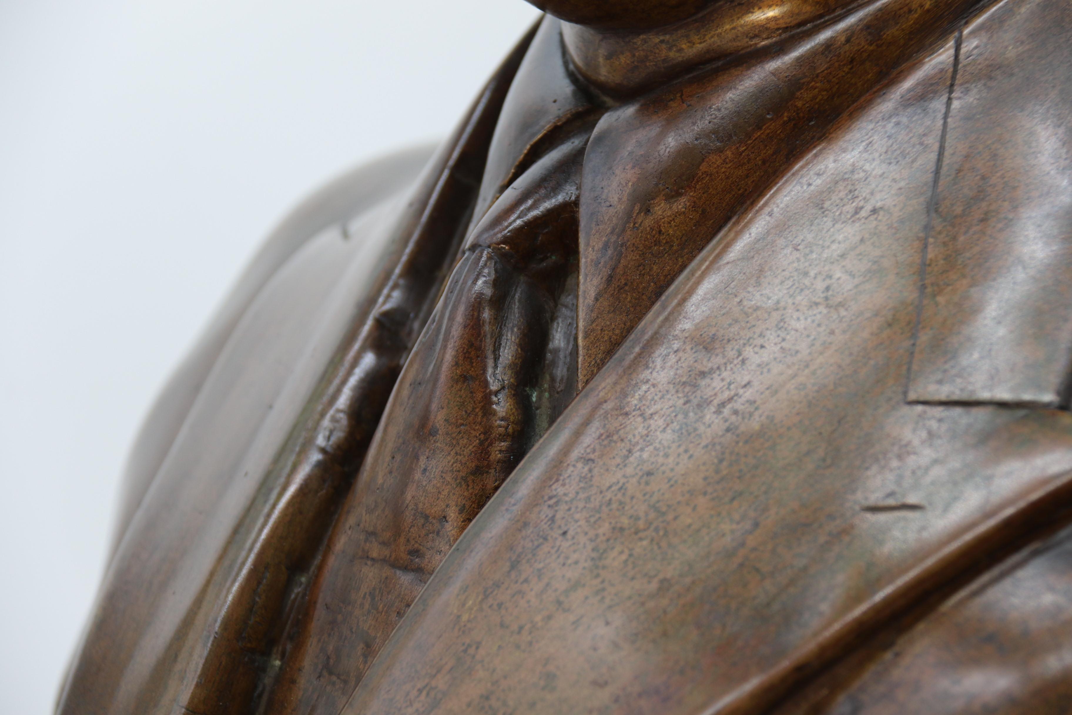 Un très impressionnant buste en bronze d'un gentleman sud-américain des années 1920. en vente 9