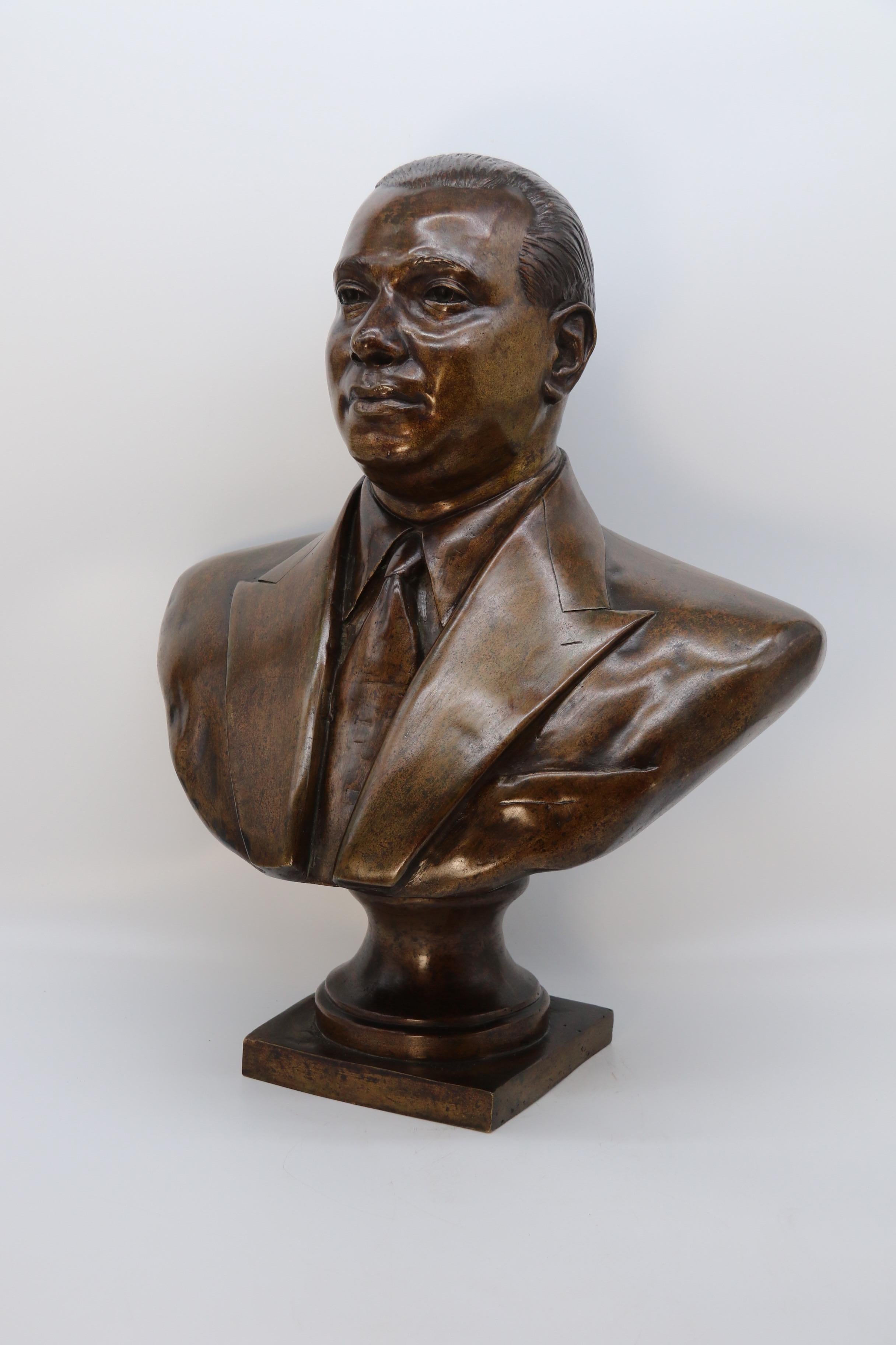 Classique américain Un très impressionnant buste en bronze d'un gentleman sud-américain des années 1920. en vente