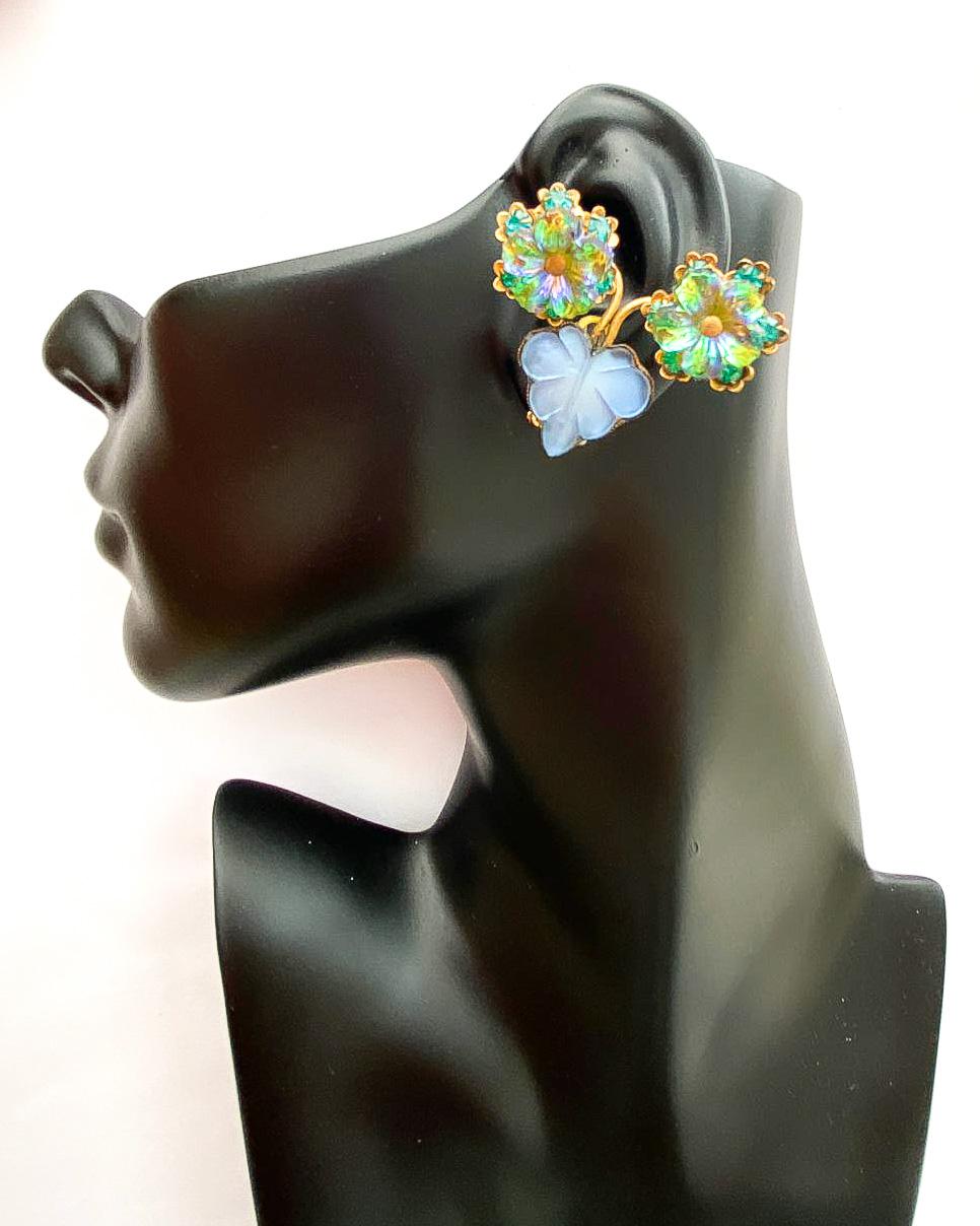 A most unusual pair of glass and paste 'en tremblant' earrings, France, 1950s. For Sale 3