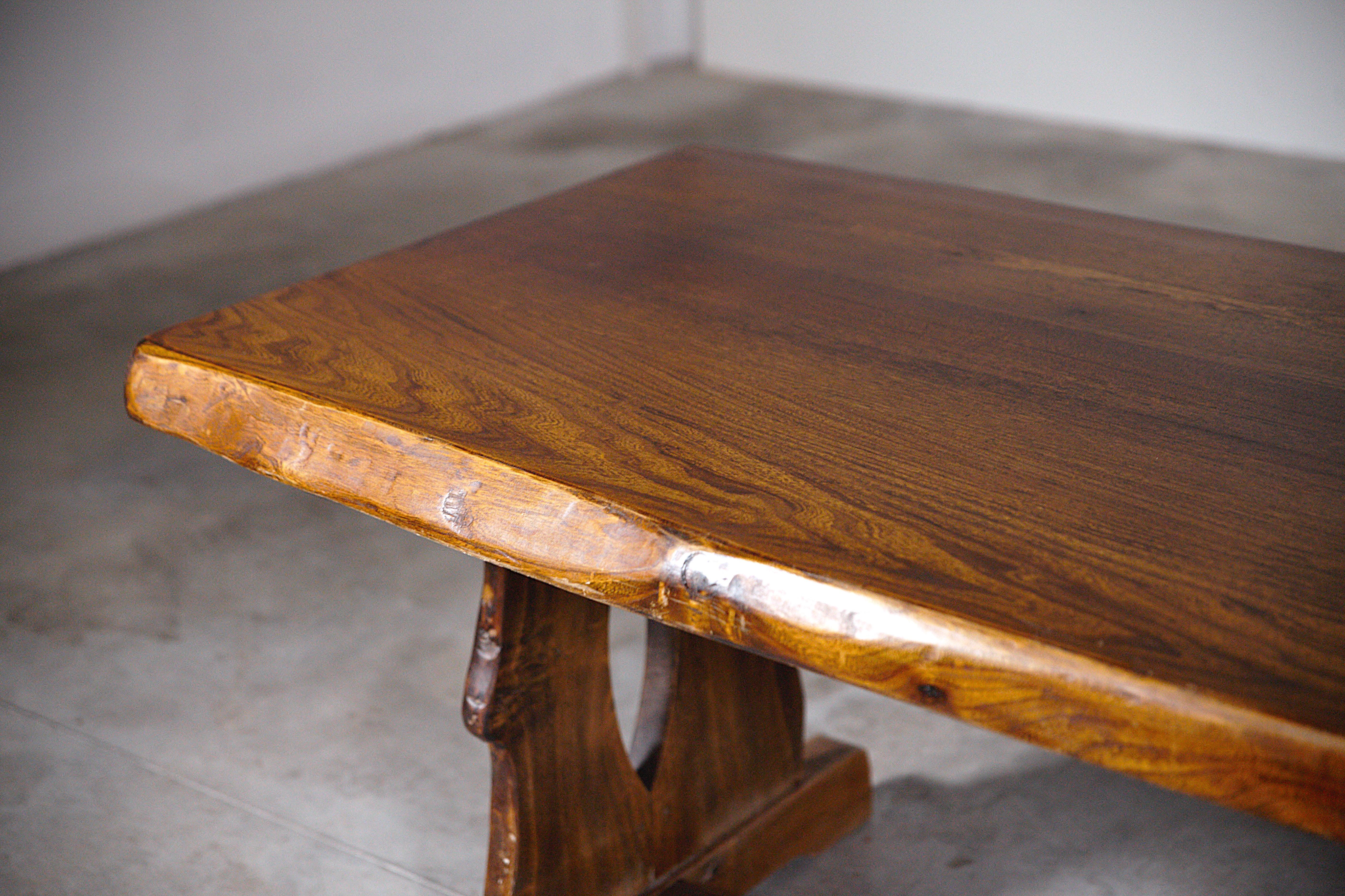 A Mountain Dining Table by Aranjou France 1970's For Sale 3