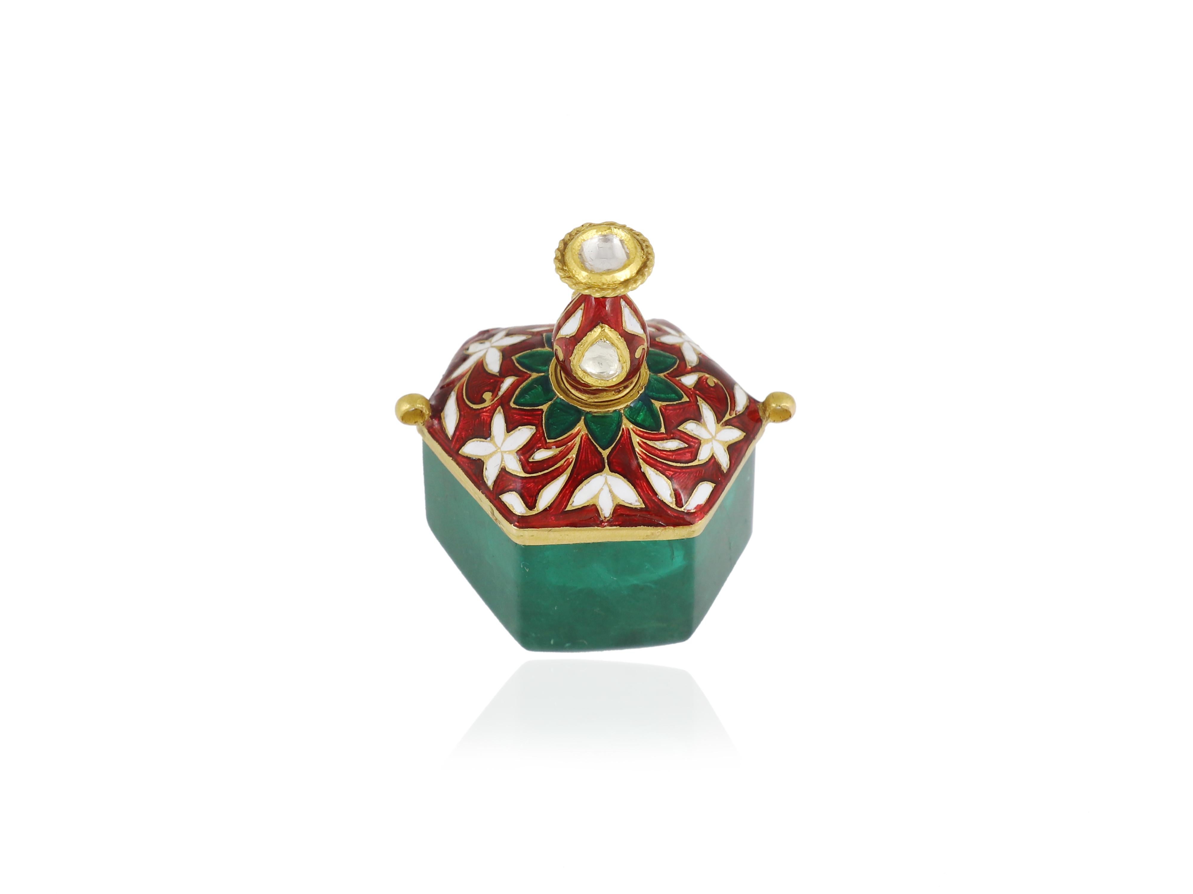 Un flacon de parfum moghol en or 22 carats avec charnières pour le pendentif Unisexe en vente