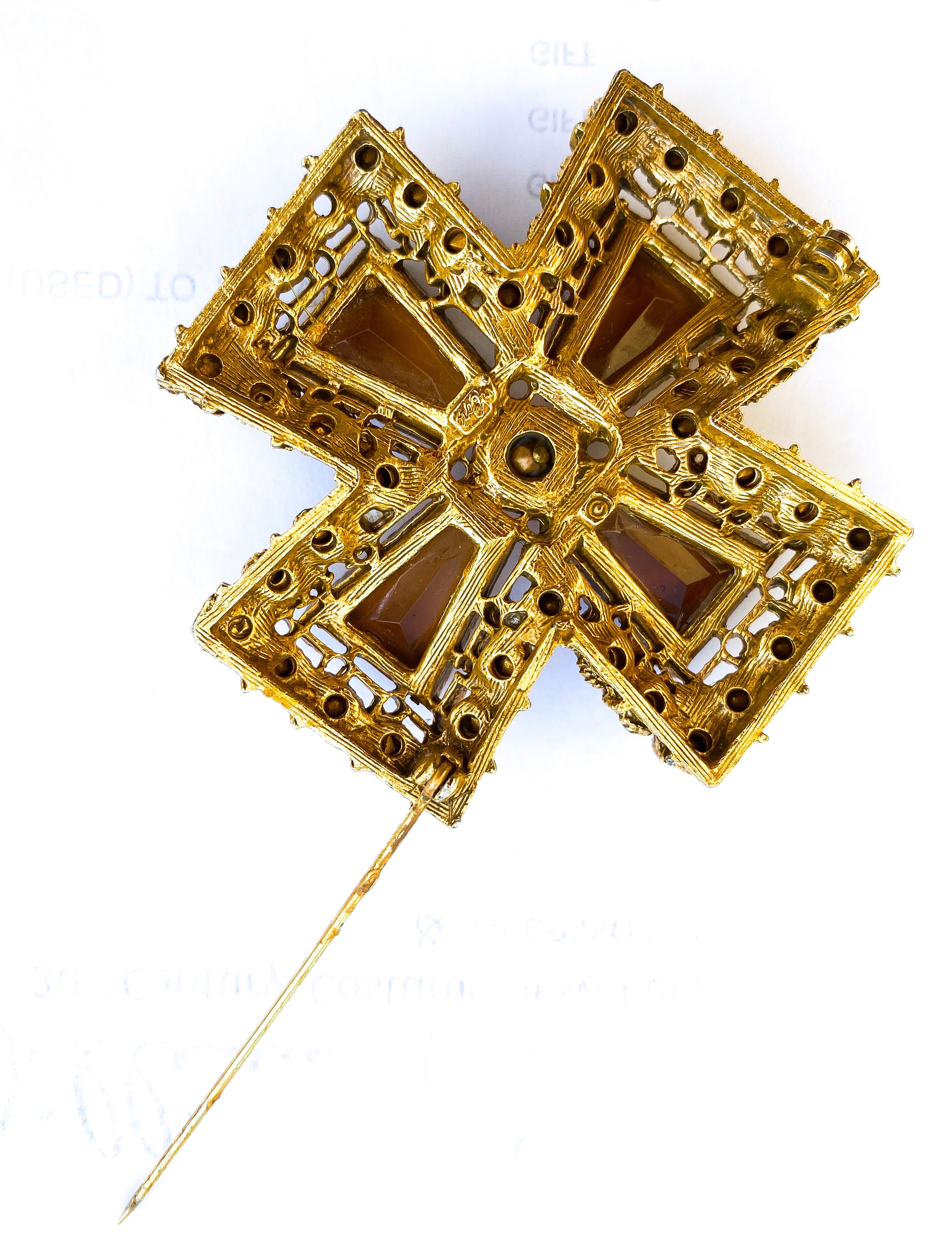 A multi -coloured paste and gilt 'Maltese Cross' brooch, Coro, USA, 1950s. For Sale 2