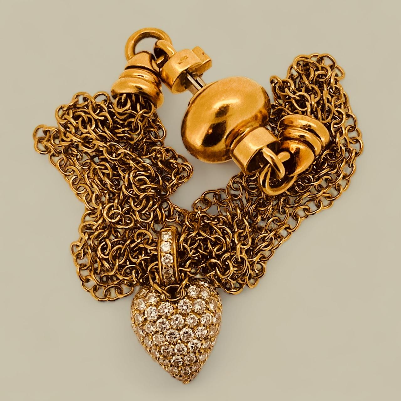 Ein mehrstrangiges Armband aus 18 Karat Gold mit 1,3 Karat Diamanten in Pavé-Herz und 18 cm Länge im Angebot 6