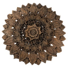Intaglio a più livelli di un fiore di loto 46"