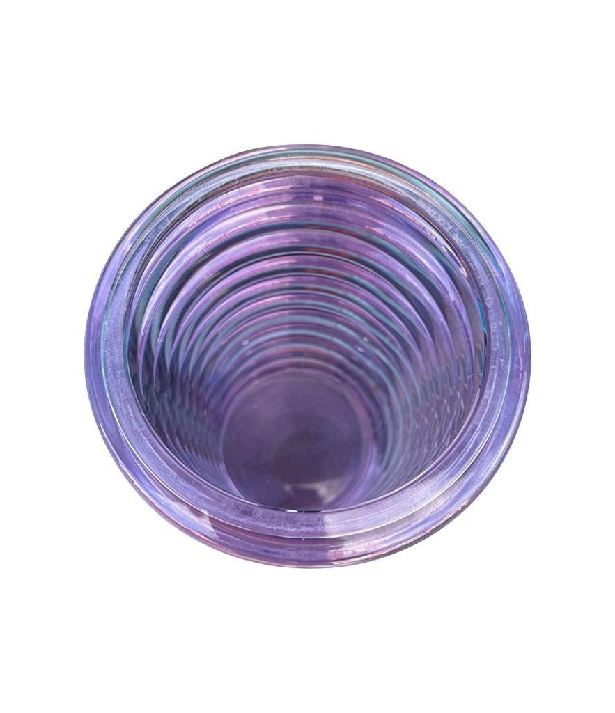 Vase strié violet en verre de Murano 