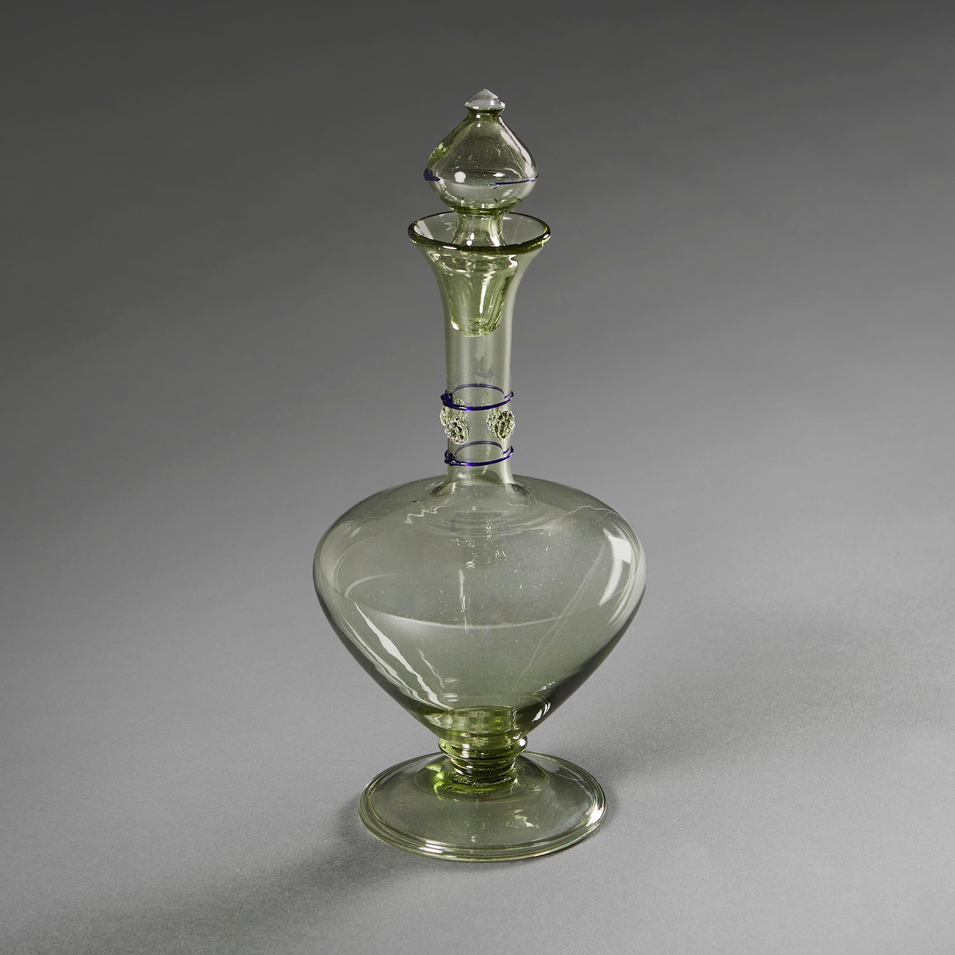 italien Carafe à décanter en verre vert de Murano en vente