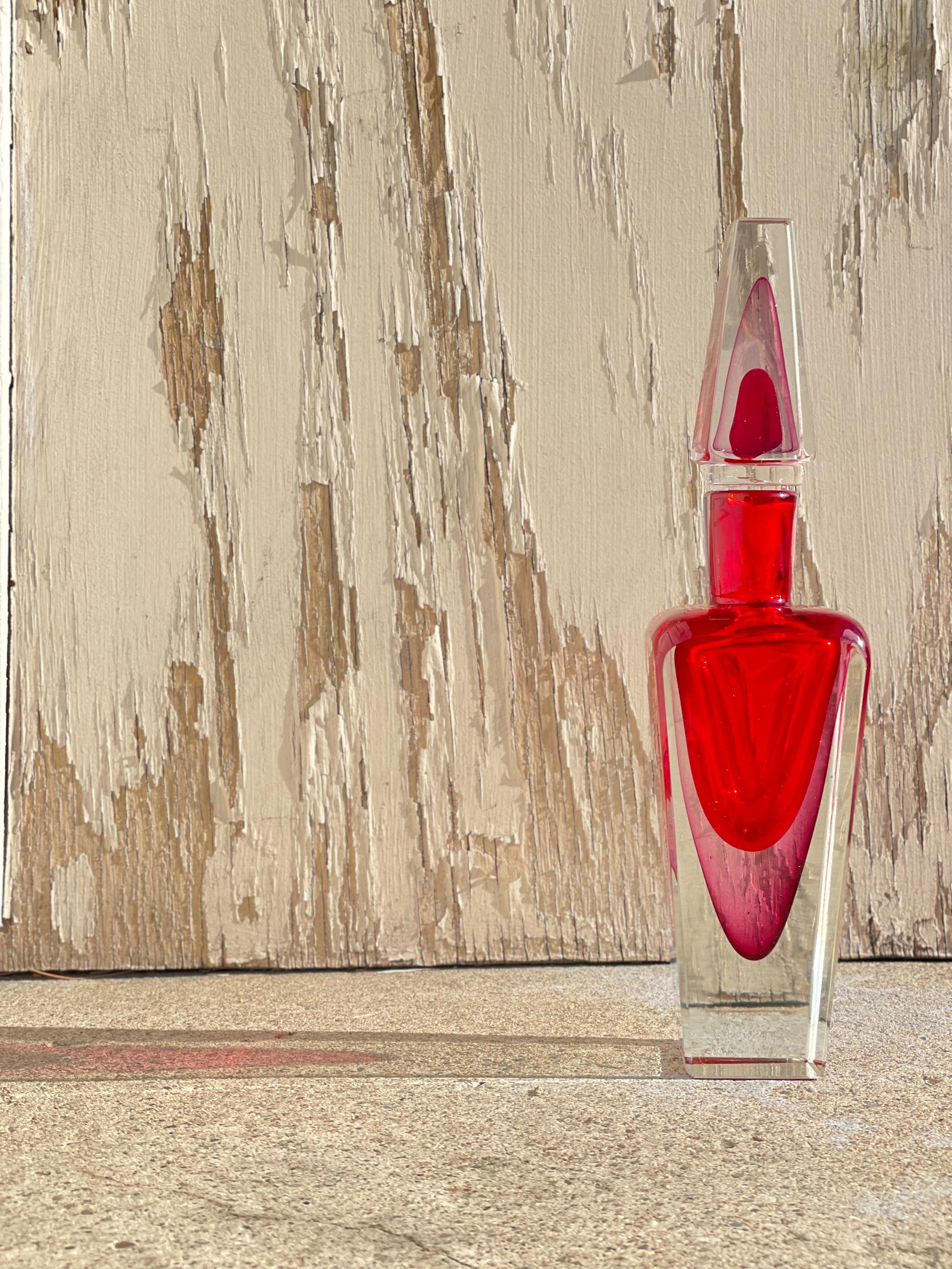Mid-Century Modern Murano Sommerso Art Glass Bottle by, Seguso Vetri d'Arte, circa 1970s For Sale
