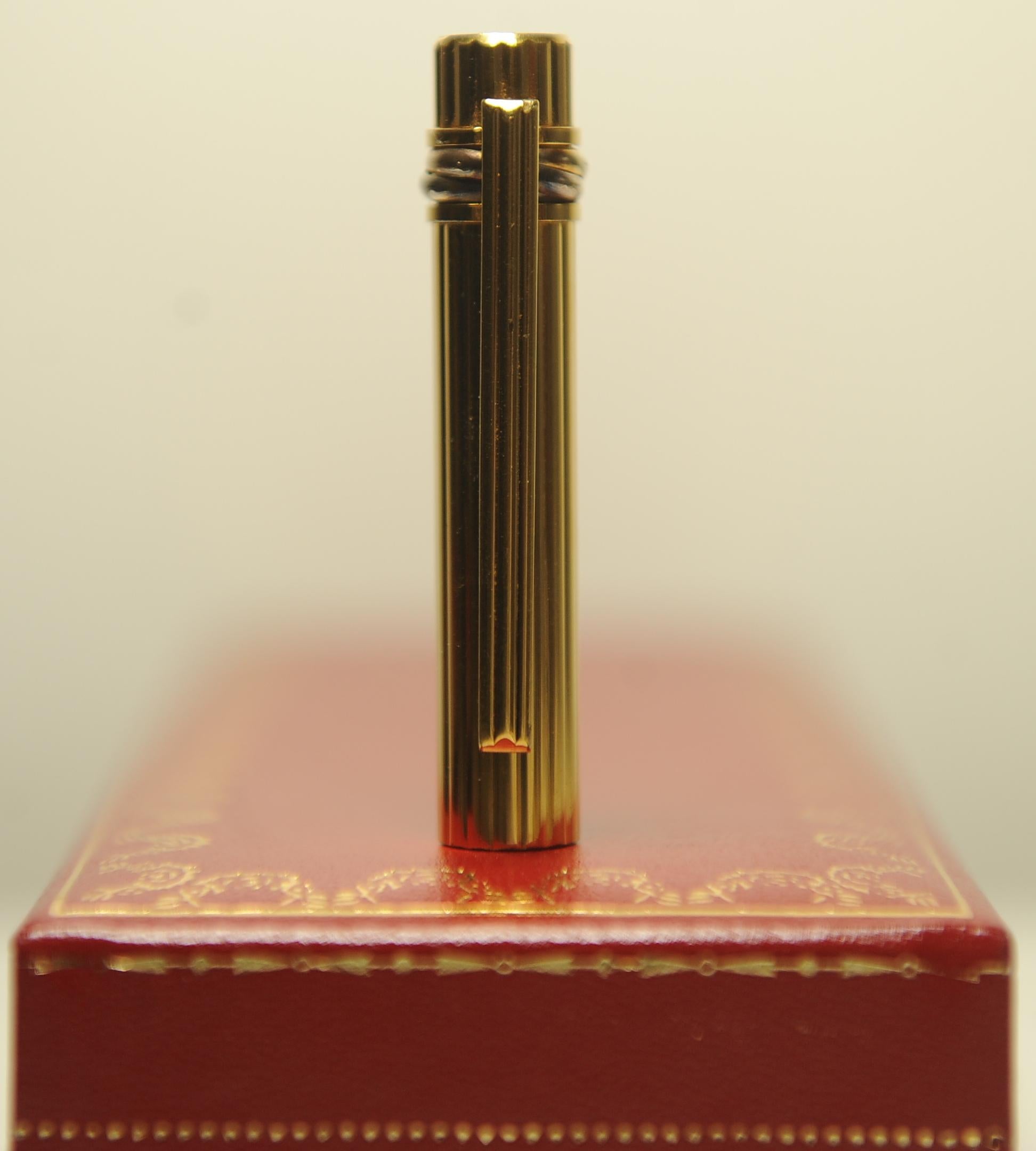 Cartier 18ct Gold Nib Burgundy Lacquer Trinity Rollerball Writing Pen For Sale 5