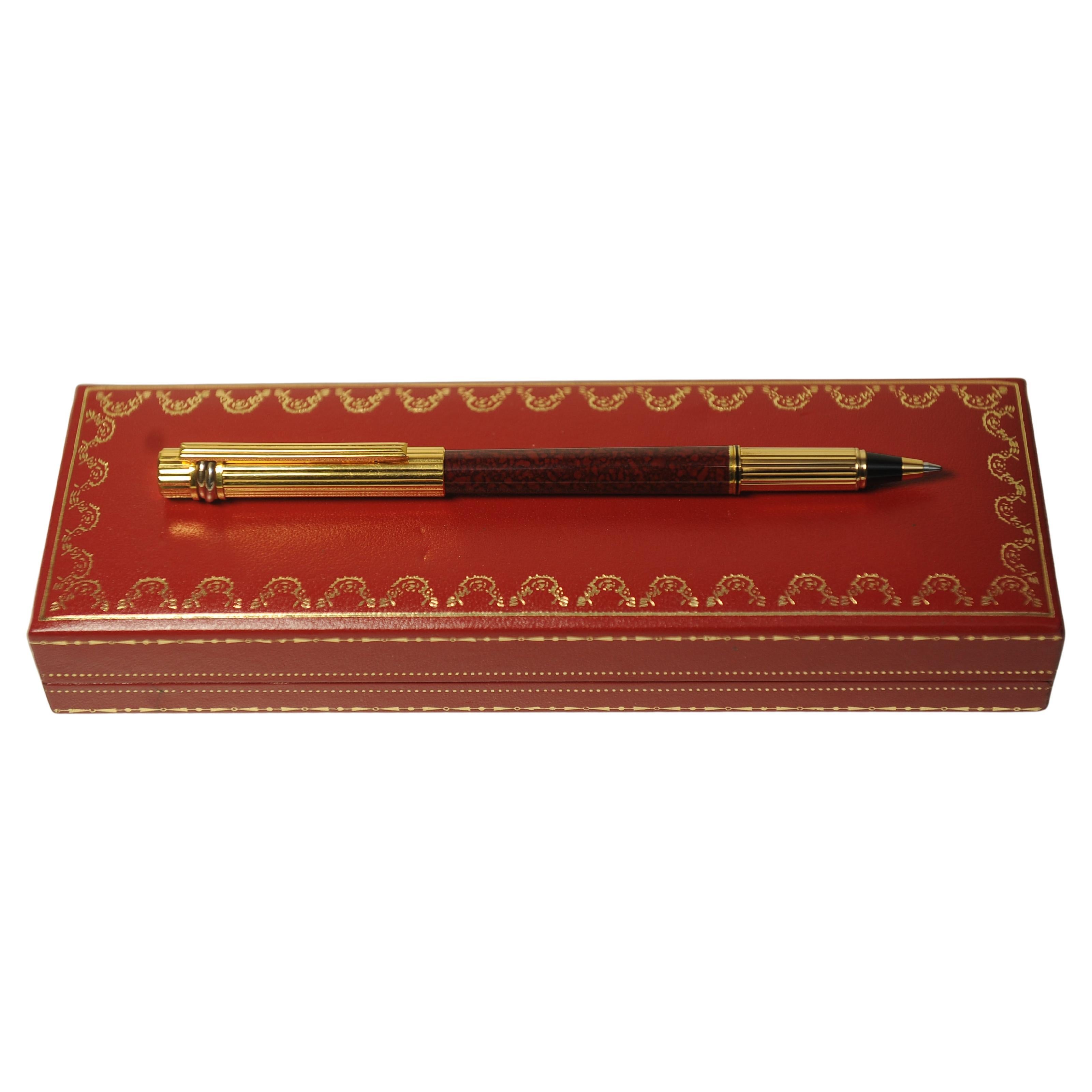 French Cartier 18ct Gold Nib Burgundy Lacquer Trinity Rollerball Writing Pen For Sale