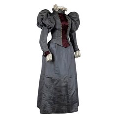 Seiden-Tageskleid mit Mutton-Ärmeln aus der Edwardianischen Periode um 1895