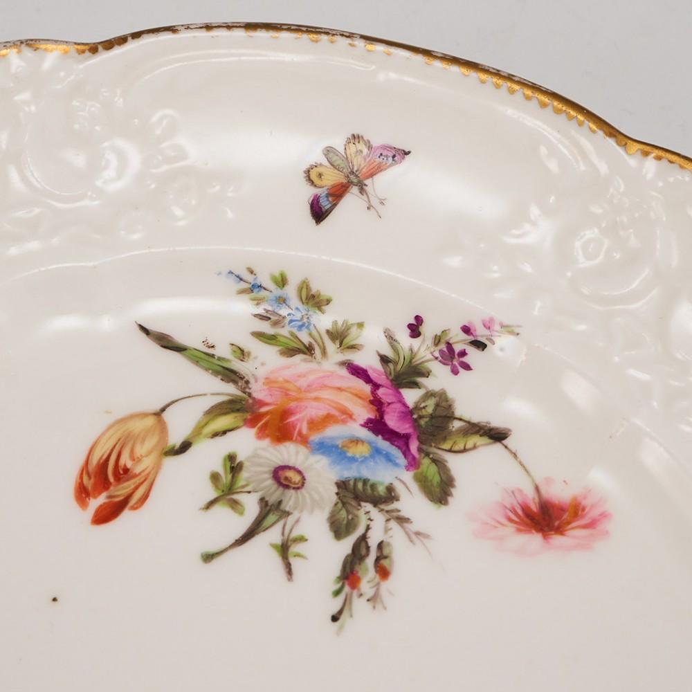 Nantgarw Porcelain Plate with Moulded Rim, 1813-1822 In Good Condition For Sale In Tunbridge Wells, GB