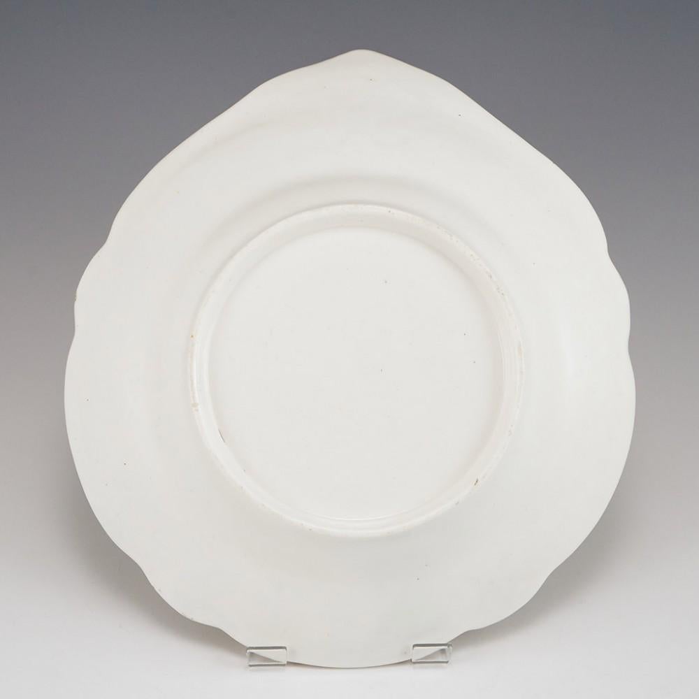 Plat en forme de coquille en porcelaine de Nantgarw, vers 1820

La porcelaine galloise est l'une des plus appréciées de toutes les porcelaines du début du XIXe siècle. La couleur et la décoration sont toujours du plus haut niveau. Les décorateurs