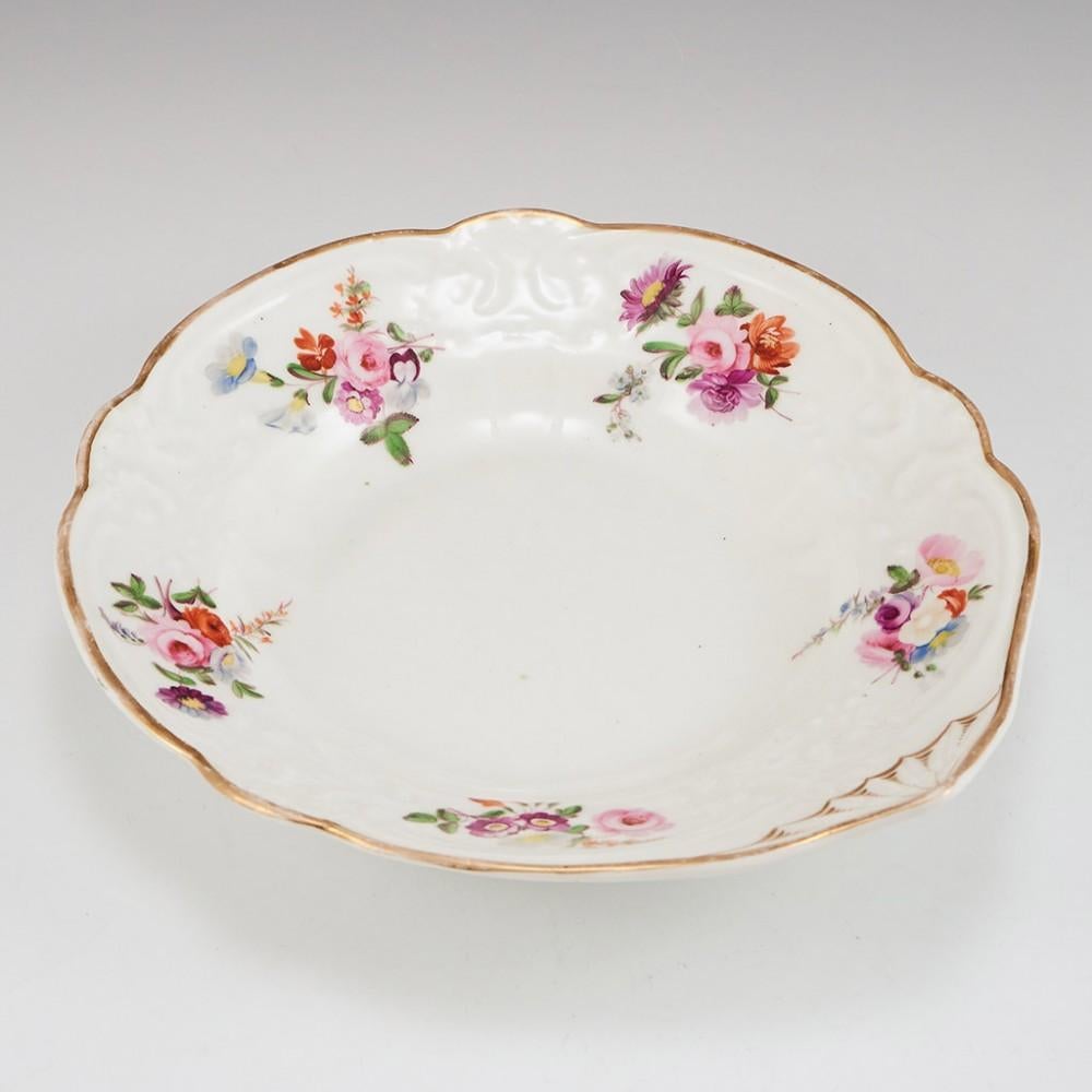 Porcelaine Plat en forme de coquille en porcelaine de Nantgarw, vers 1820 en vente