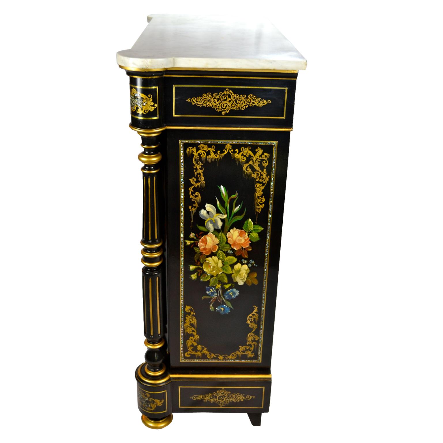 Ébénisé Commode Napoléon III ébénisée et peinte appelée meuble d'appui en français en vente