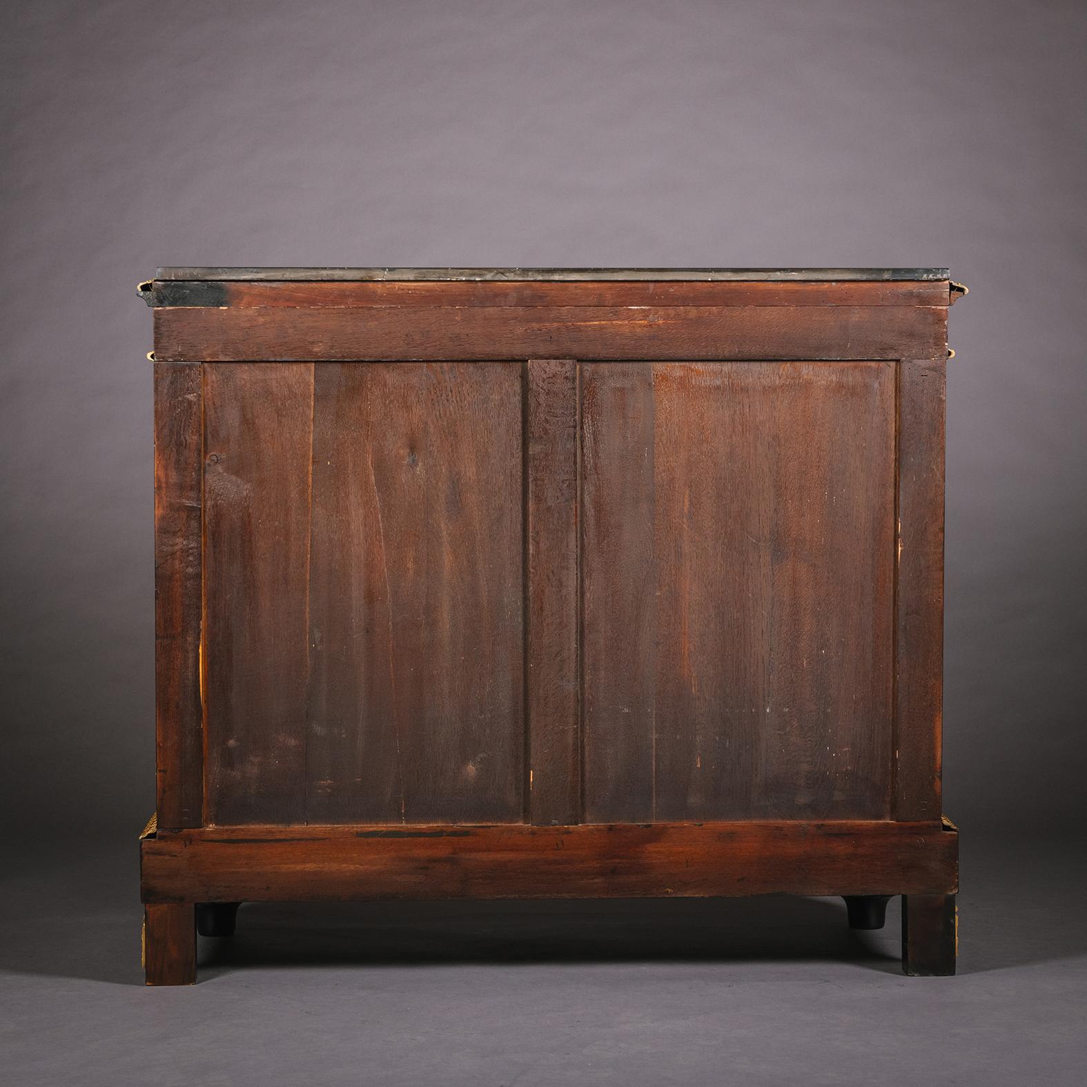 Cabinet d'appoint ébonisé monté en bronze doré et pietre dure Napoléon III en vente 4
