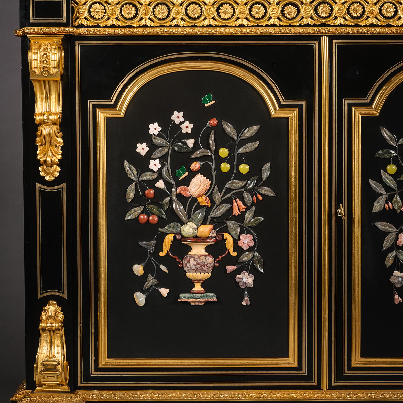 Cabinet d'appoint ébonisé monté en bronze doré et pietre dure Napoléon III en vente 1