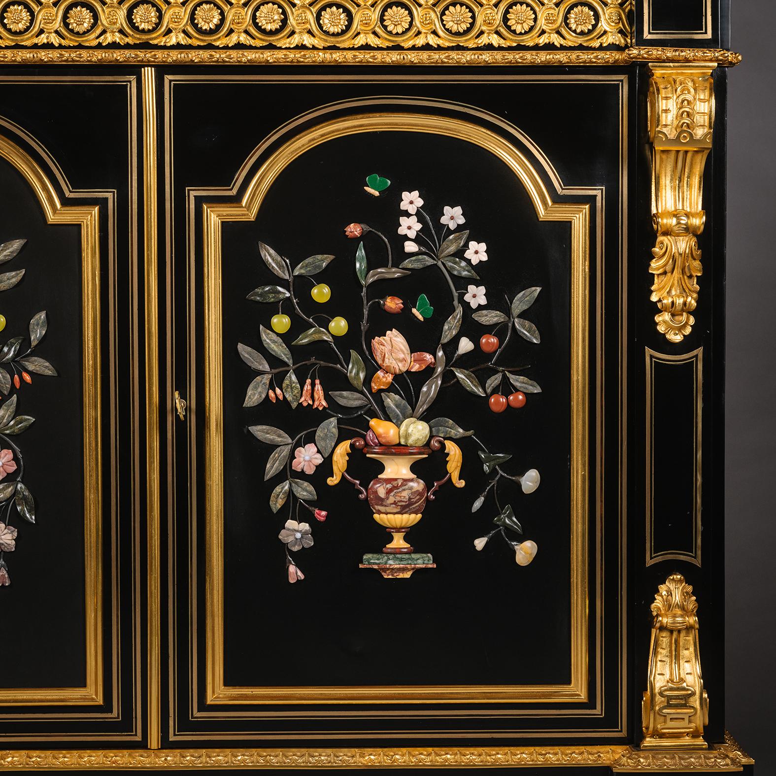 Cabinet d'appoint ébonisé monté en bronze doré et pietre dure Napoléon III en vente 2