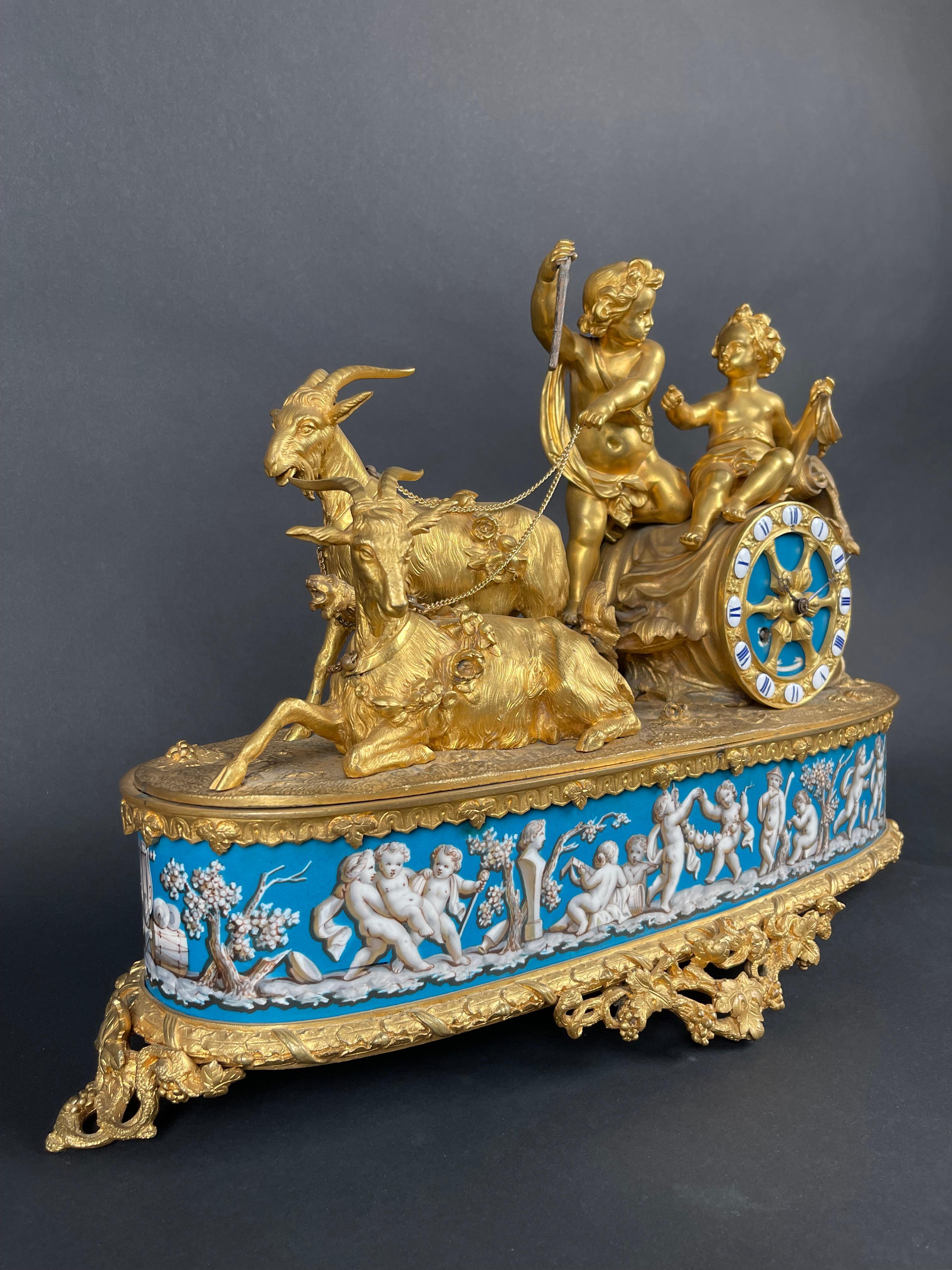 A Napoleon III gilt-bronze and porcelain clock By Levy Freres, France, 19th C. In Good Condition For Sale In Pasadena, CA