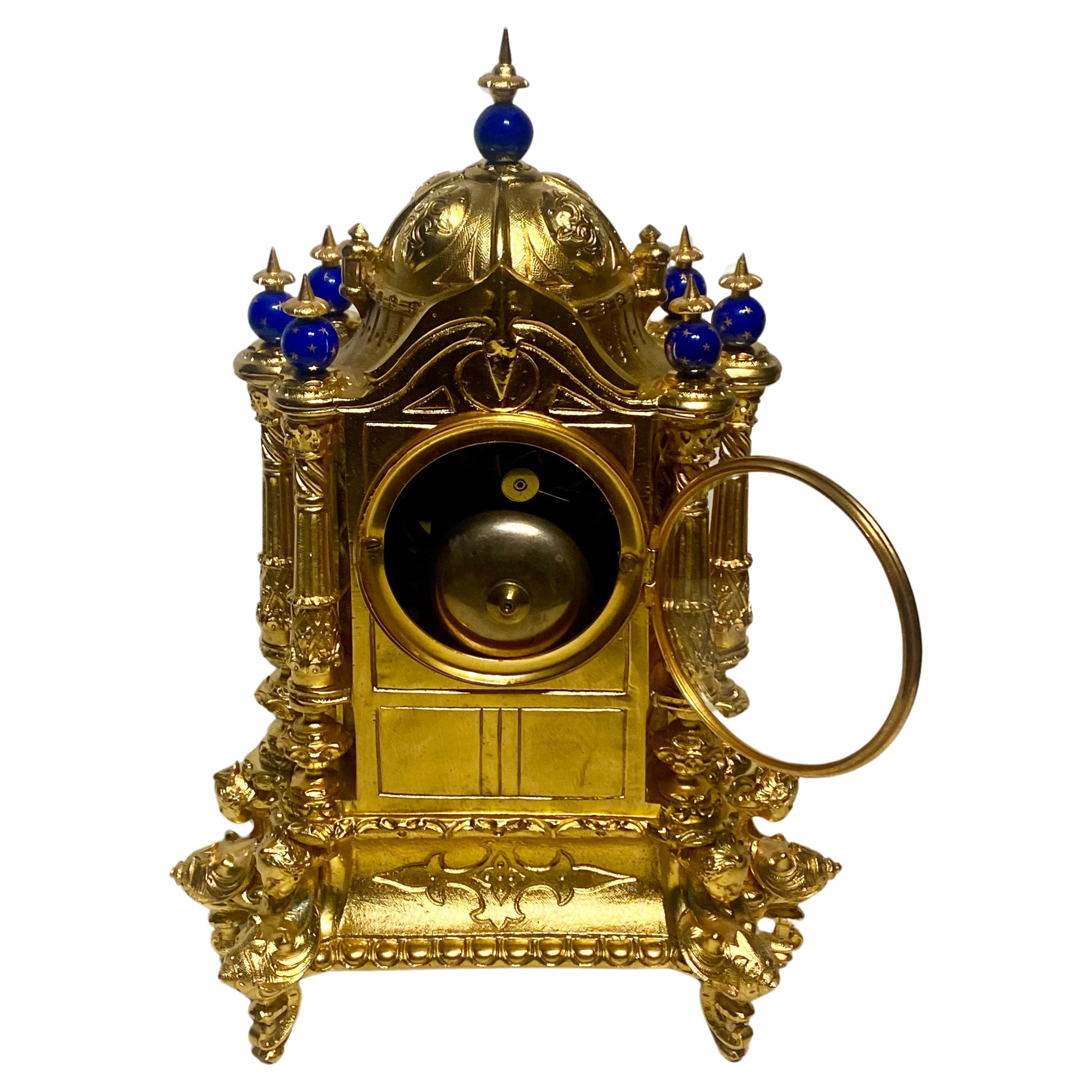 A  Horloge de cheminée française en bronze doré et émail Napoléon III Circa 1870 en vente 11
