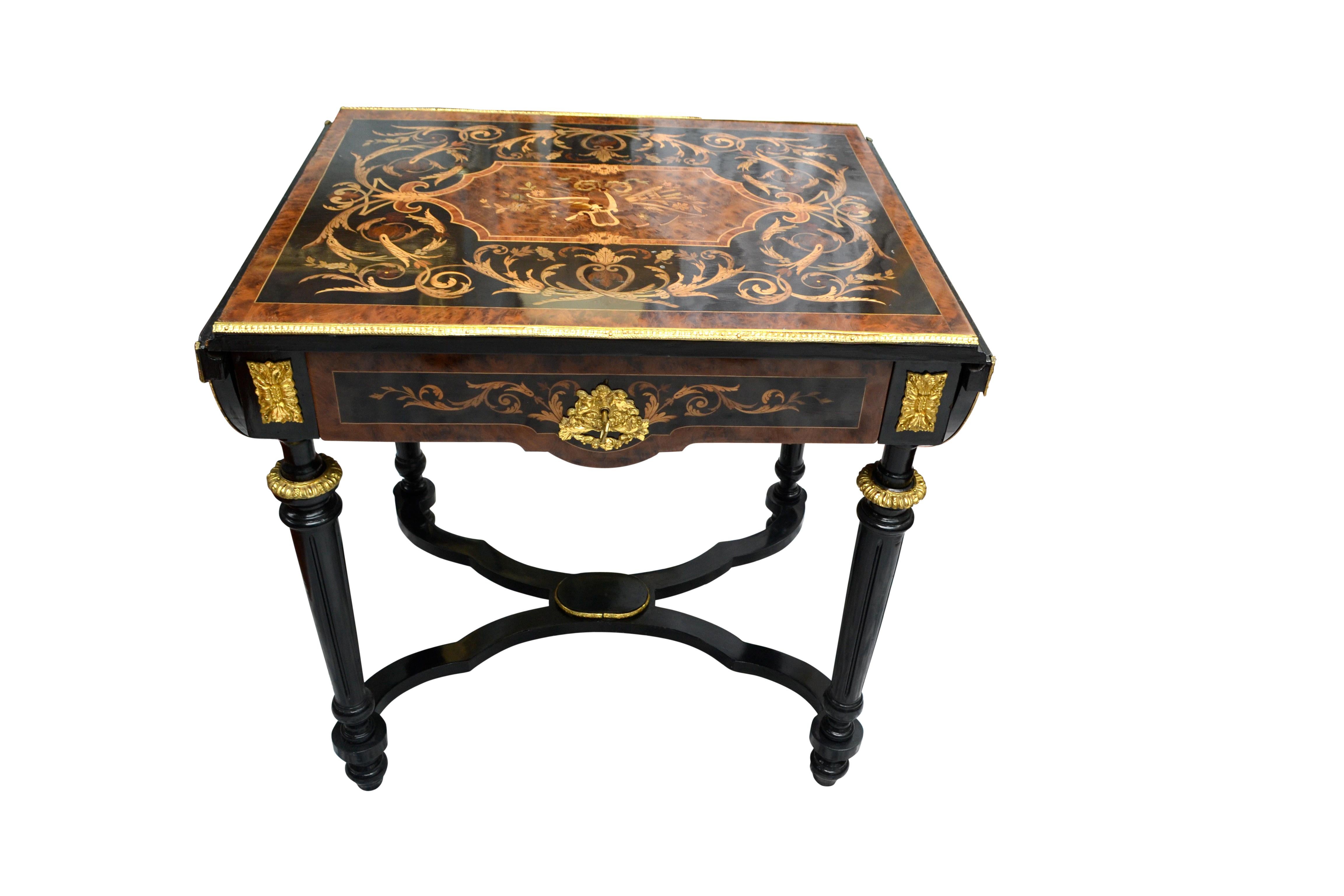 XIXe siècle Table à abattant Napoléon III en bois marqueté et bronze doré en vente