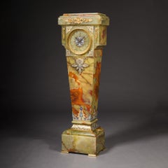 Napoleon III. Onyx und Champlevé-Emaille Sockeluhr