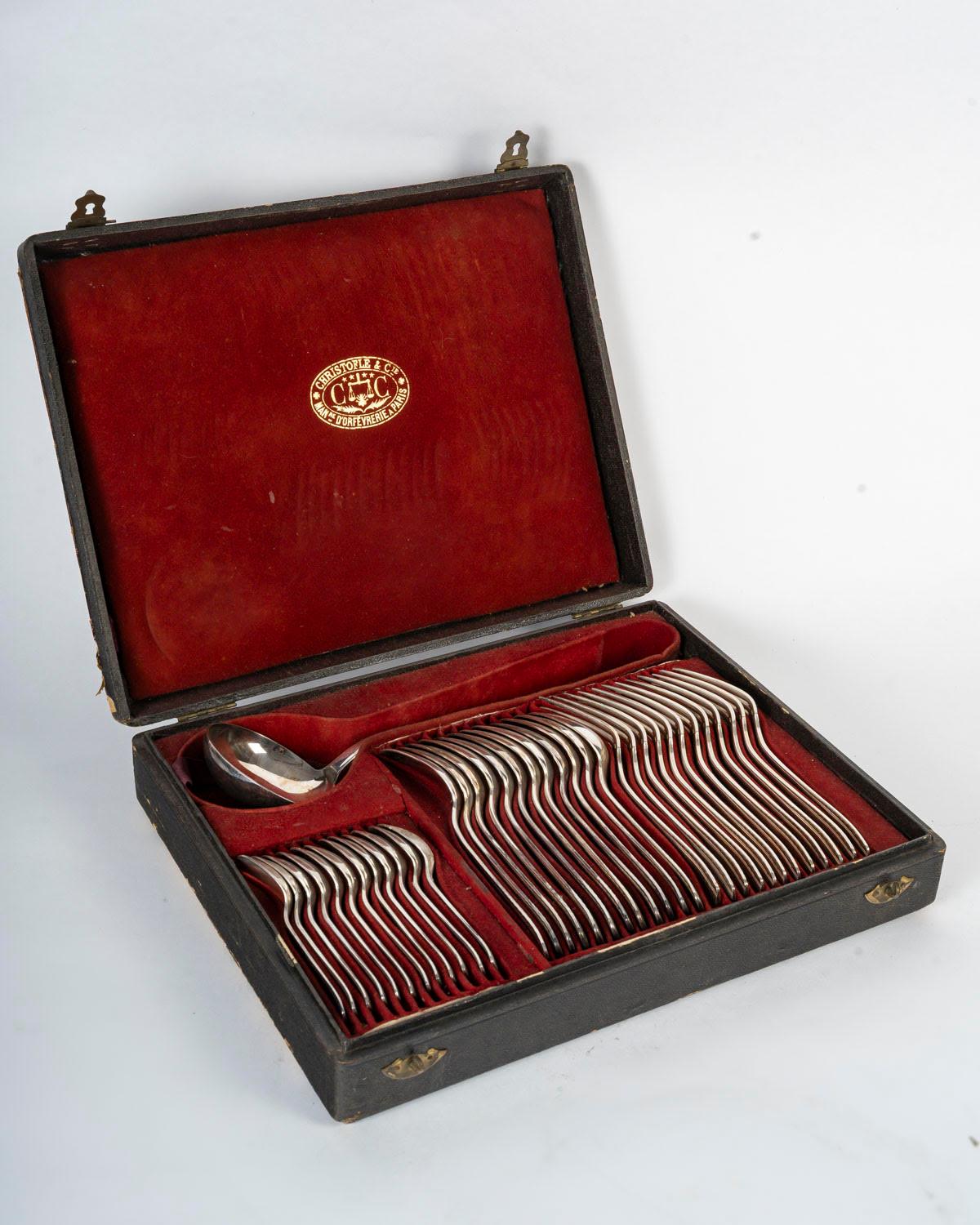 Ensemble de couverts en argent plaqué d'époque Napoléon III dans son coffret, 19e siècle. Bon état - En vente à Saint-Ouen, FR