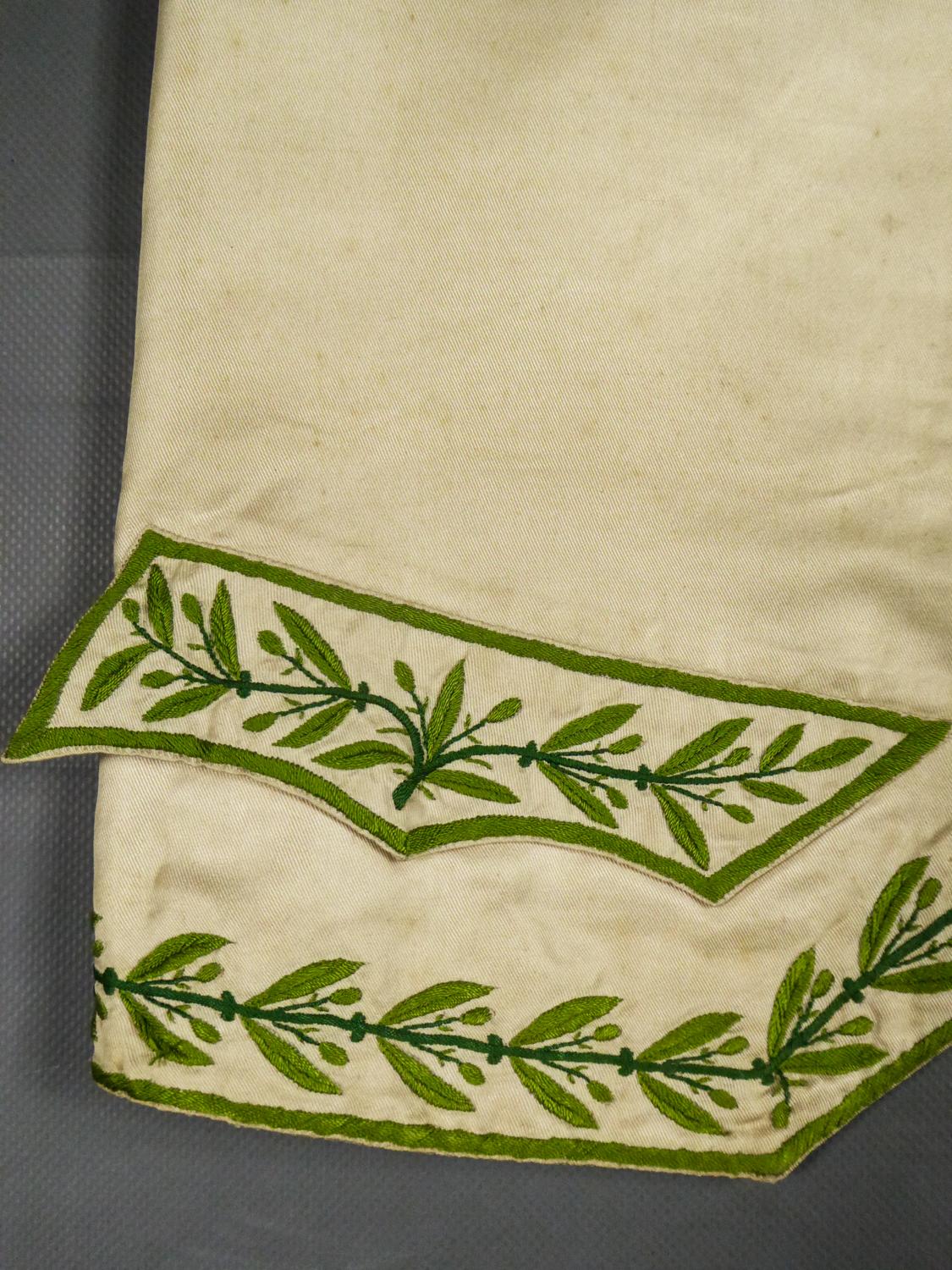 Beige A Napoleonic period embroidered Silk Waistcoat - Académie Française Circa 1810