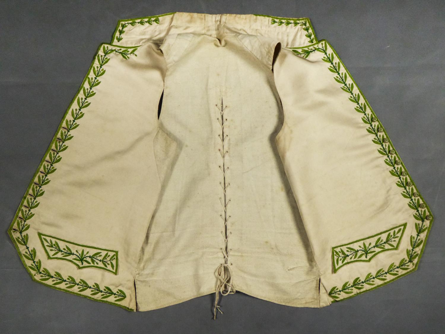 A Napoleonic period embroidered Silk Waistcoat - Académie Française Circa 1810 In Good Condition In Toulon, FR