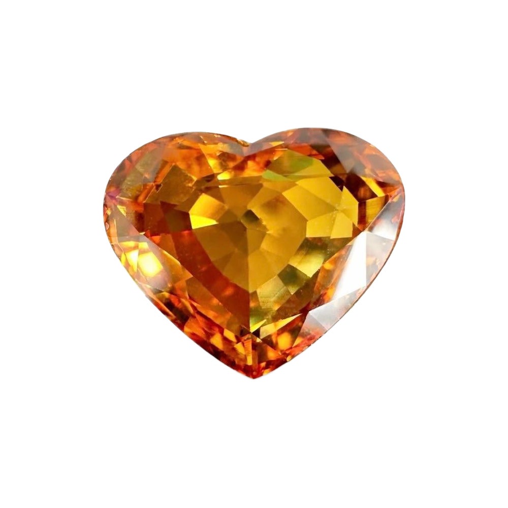 A Natural 12.14-Carat Heart-Shaped Yellow Sapphire en venta