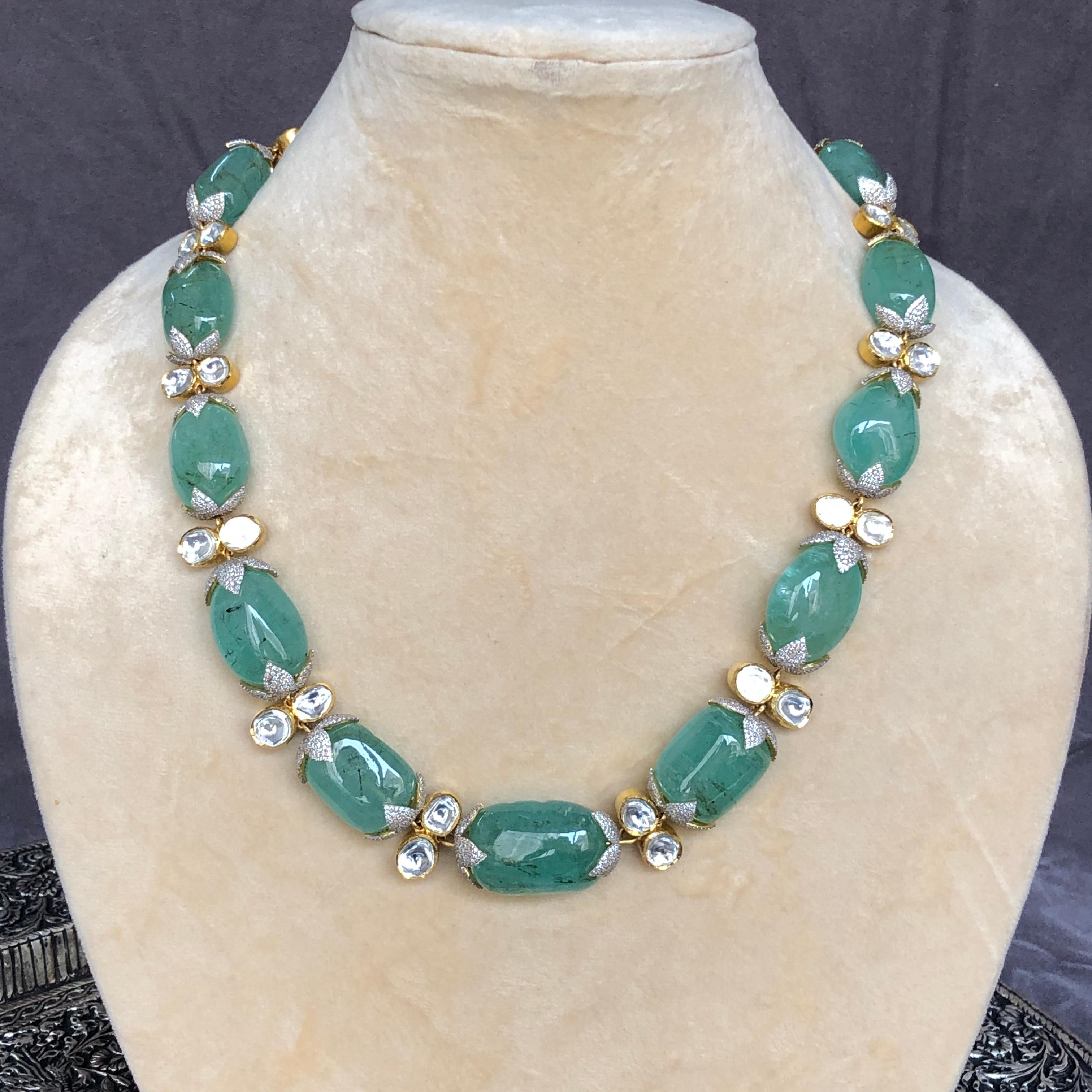 A natural emerald necklace set in 18K yellow gold along with natural diamonds For Sale 5