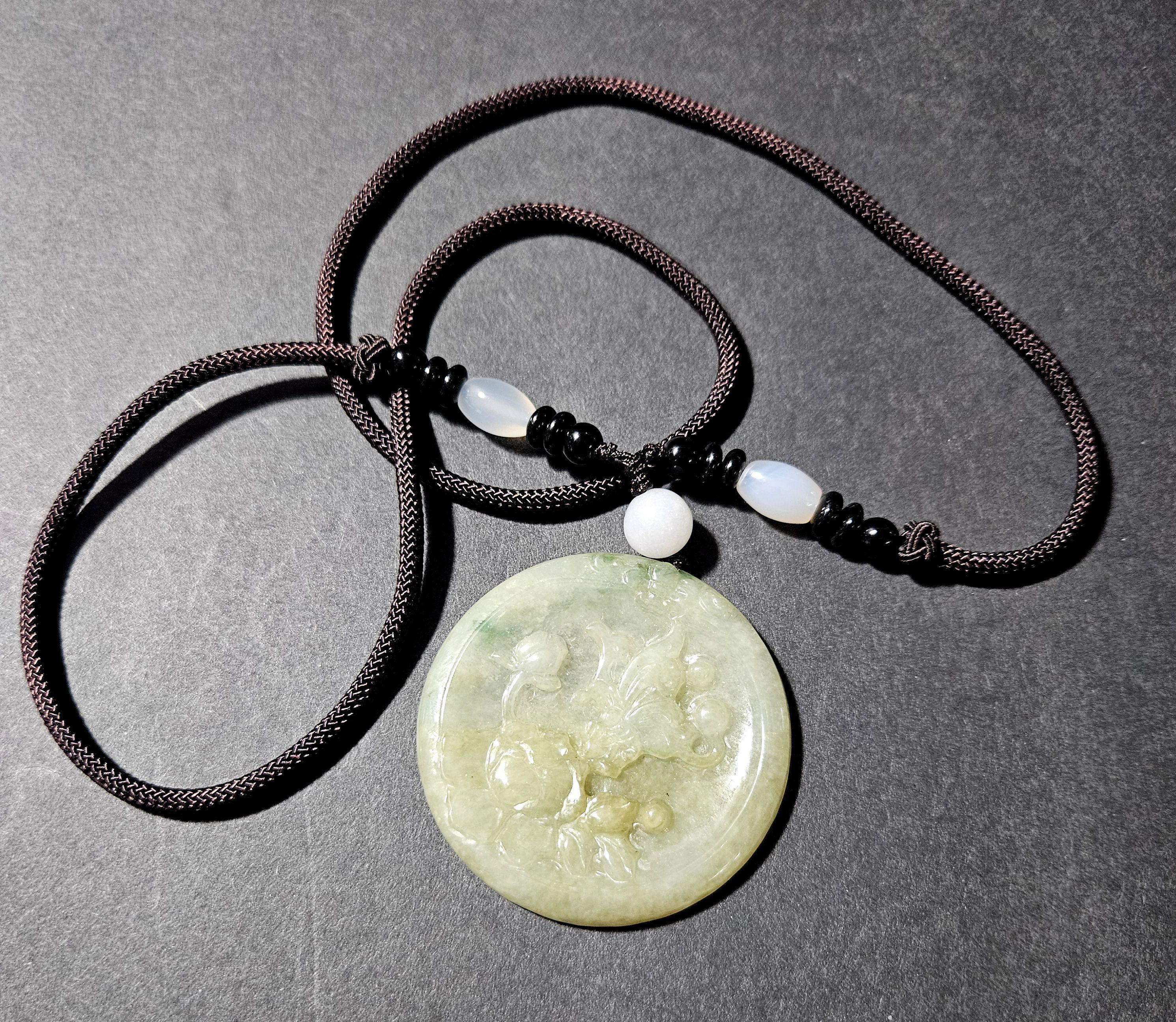 Pendentif disque en jadéite naturelle du Myanmar Ric#JD004 en vente 4