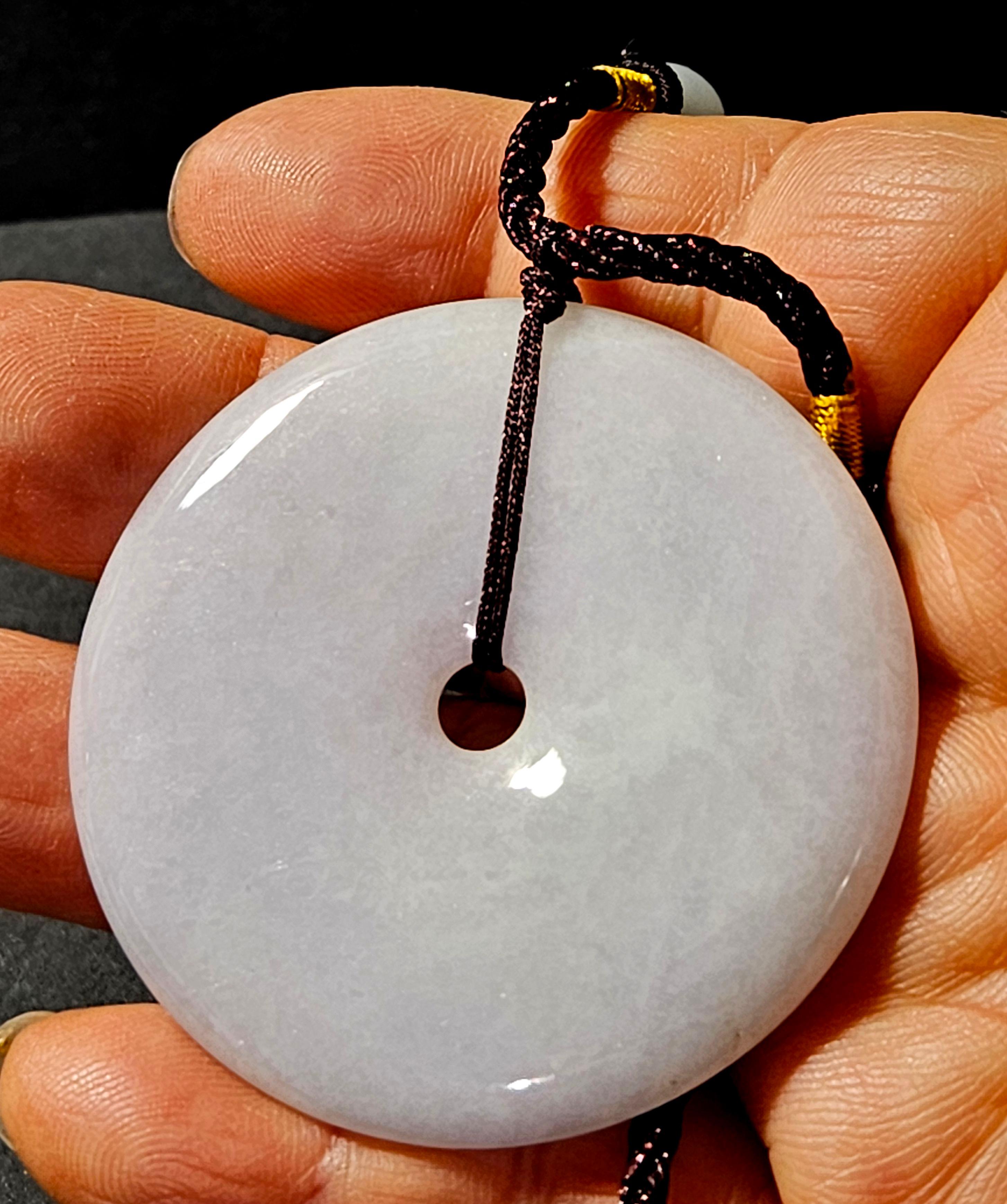 Eine natürliche Myanmar Jadeit Licht lila Scheibe Anhänger Ric#JD003 (Chinesisch) im Angebot