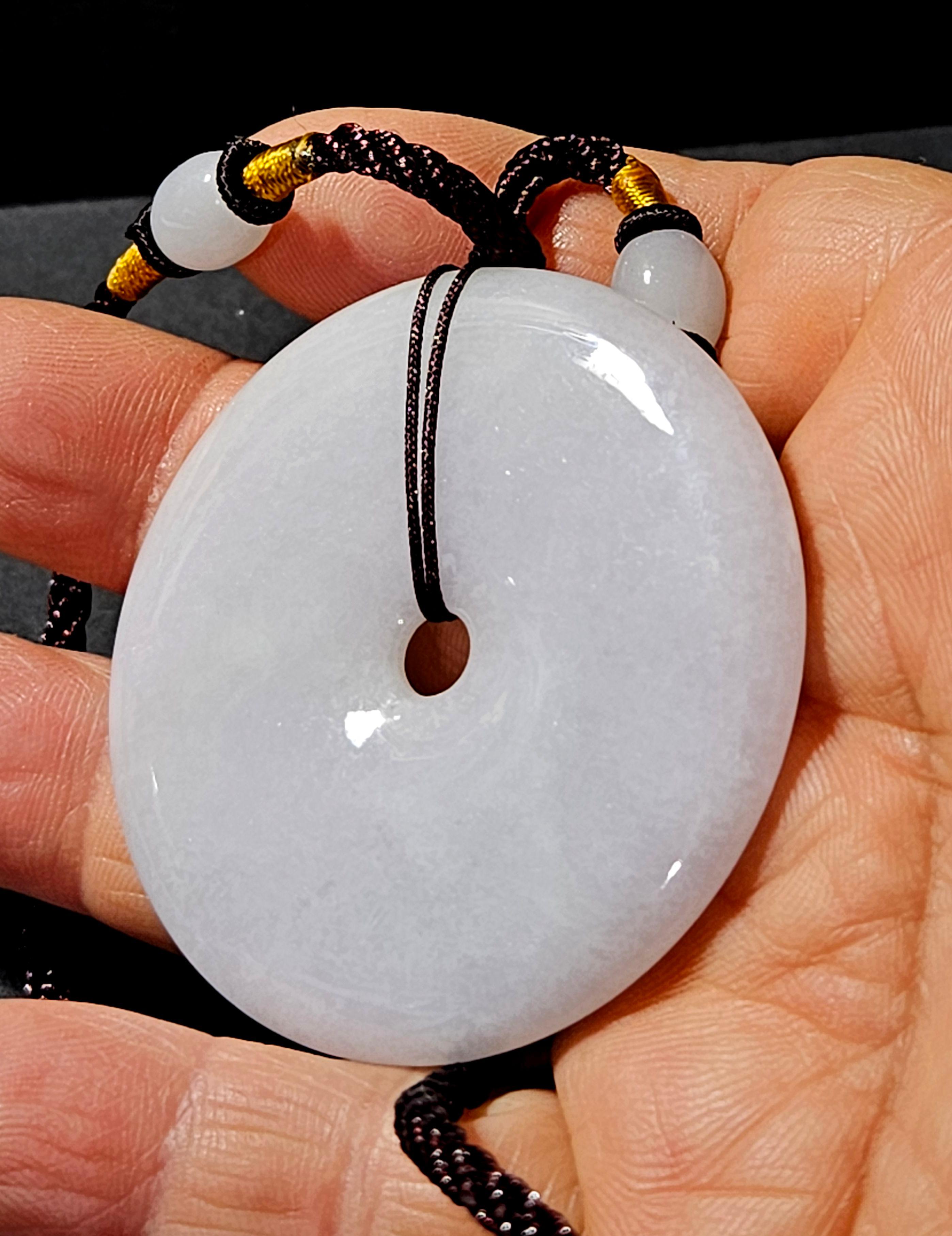 Eine natürliche Myanmar Jadeit Licht lila Scheibe Anhänger Ric#JD003 im Zustand „Hervorragend“ im Angebot in Norton, MA